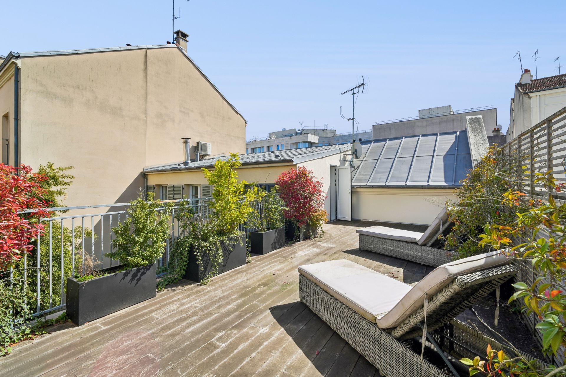 luxury house 11 Rooms for sale on PUTEAUX (92800)