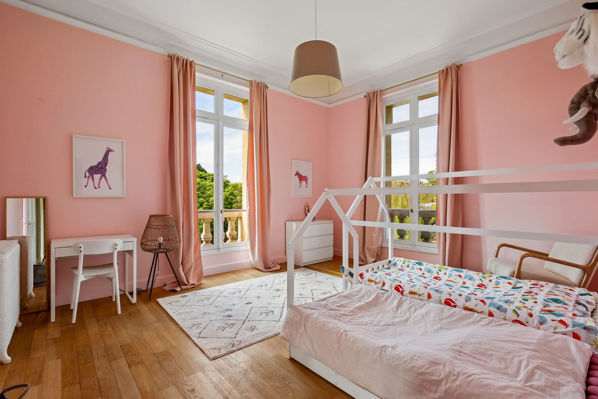 castle 18 Rooms for sale on LE VESINET (78110)