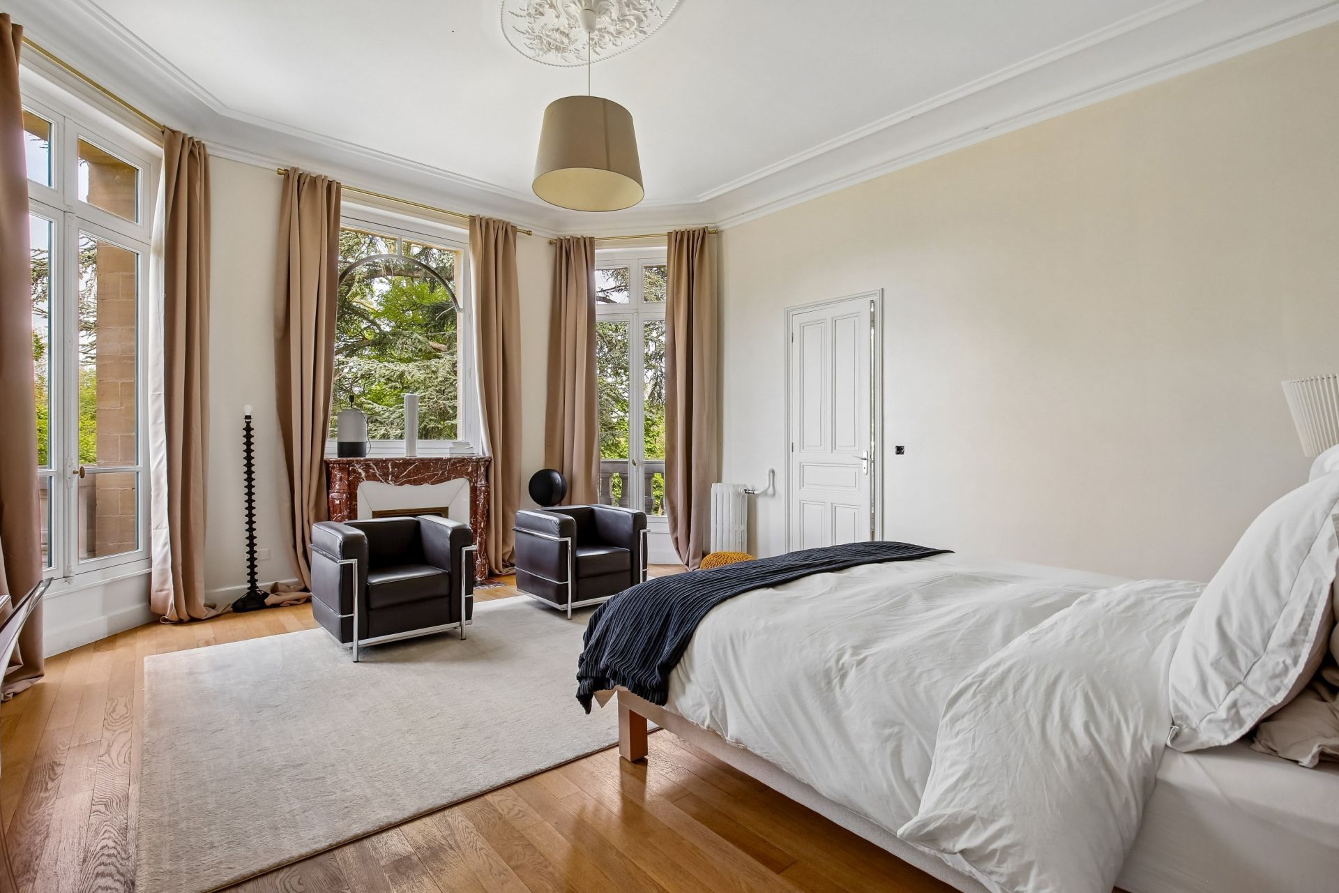 castle 18 Rooms for sale on LE VESINET (78110)