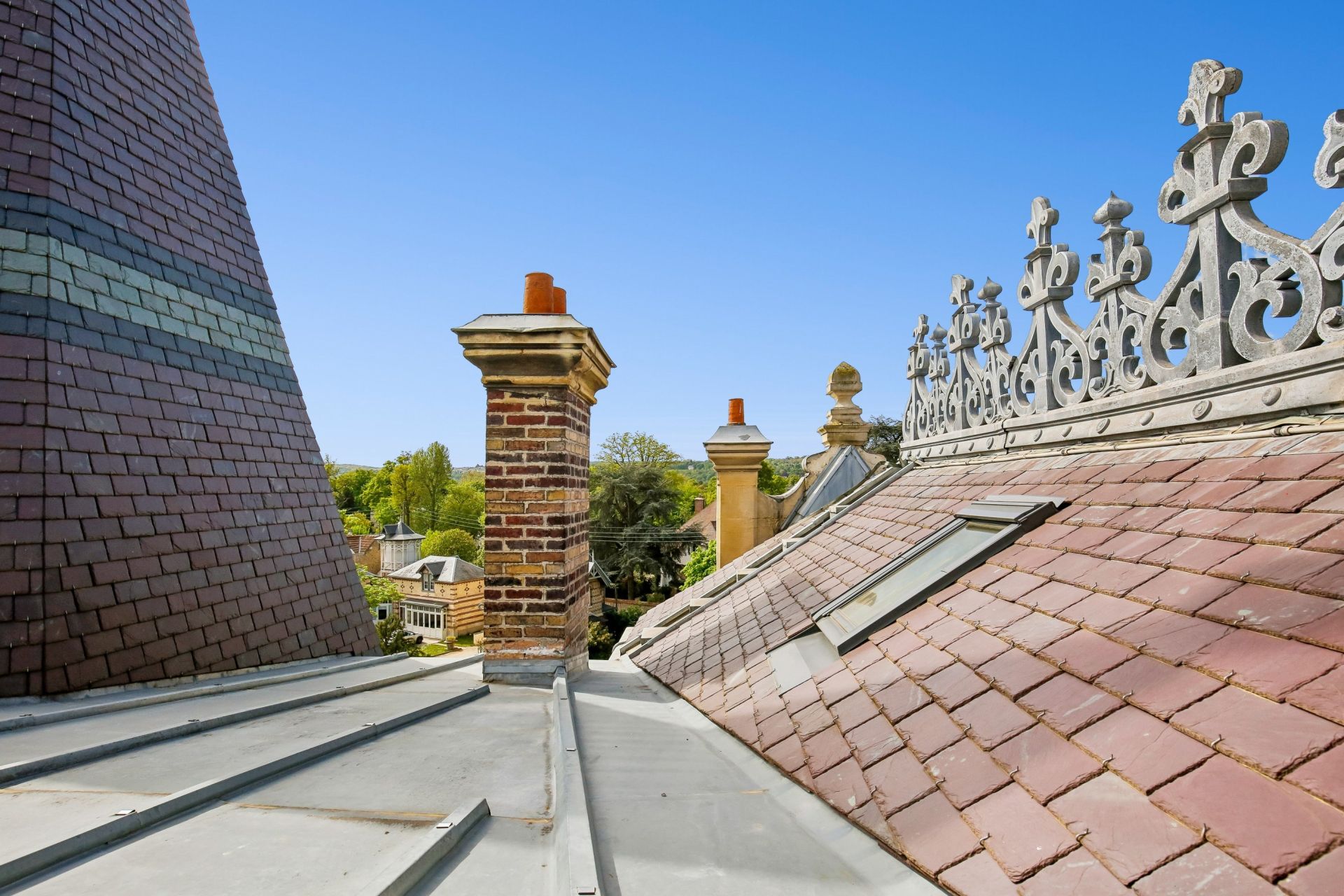 castle 18 Rooms for sale on LE VESINET (78110)