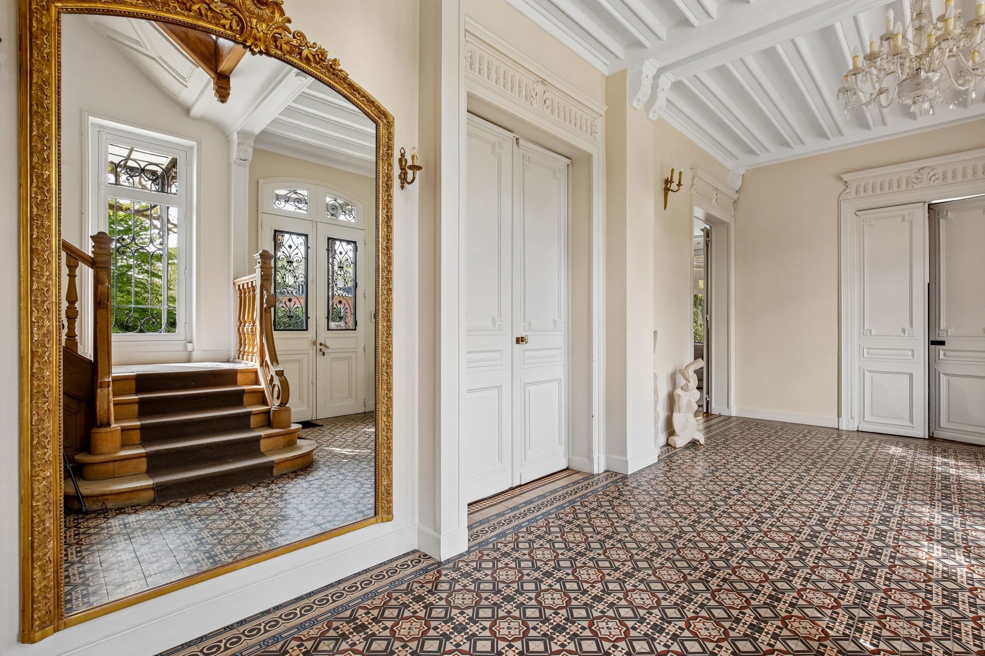 castle 18 Rooms for sale on LE VESINET (78110)