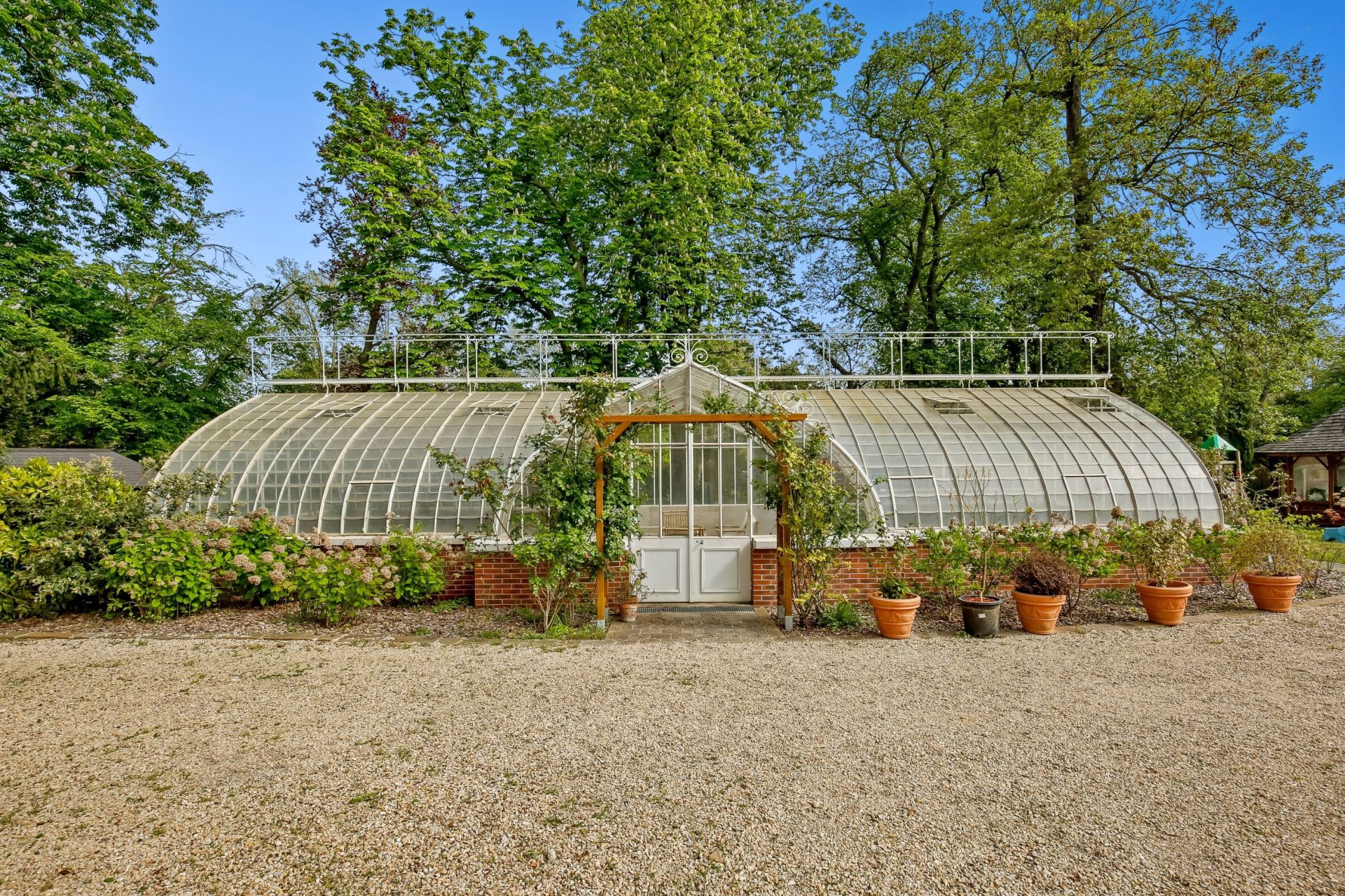 castle 18 Rooms for sale on LE VESINET (78110)