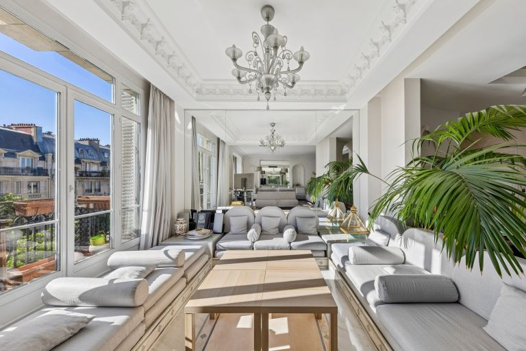 luxury apartment 7 Rooms for sale on PARIS (75017)