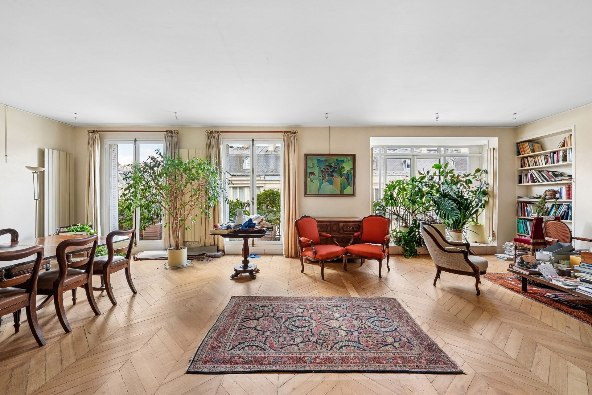 luxury apartment 5 Rooms for sale on PARIS (75008)