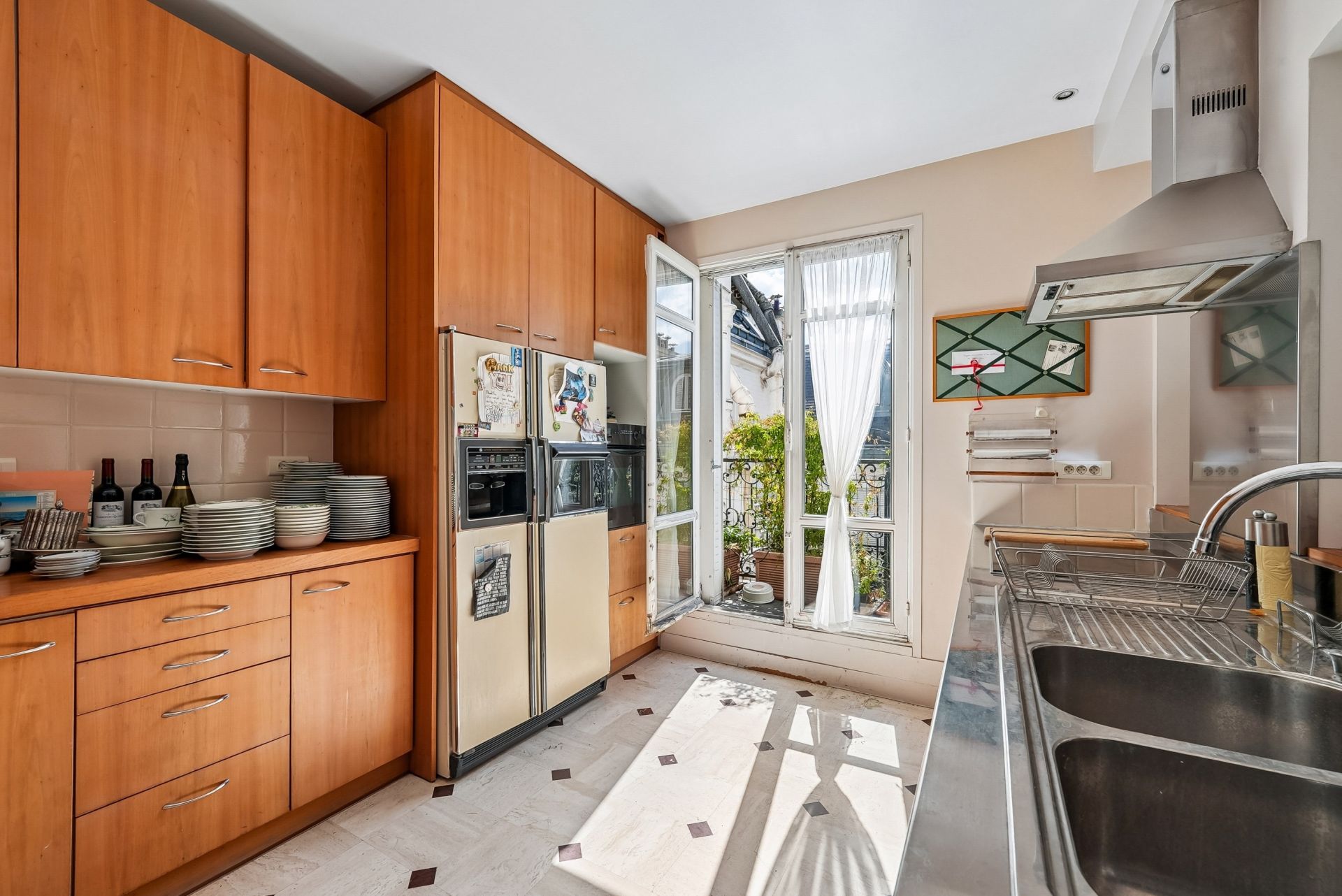 luxury apartment 5 Rooms for sale on PARIS (75008)