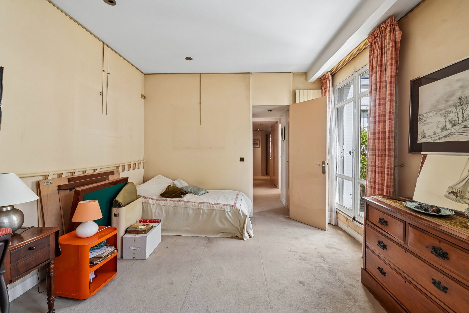luxury apartment 5 Rooms for sale on PARIS (75008)