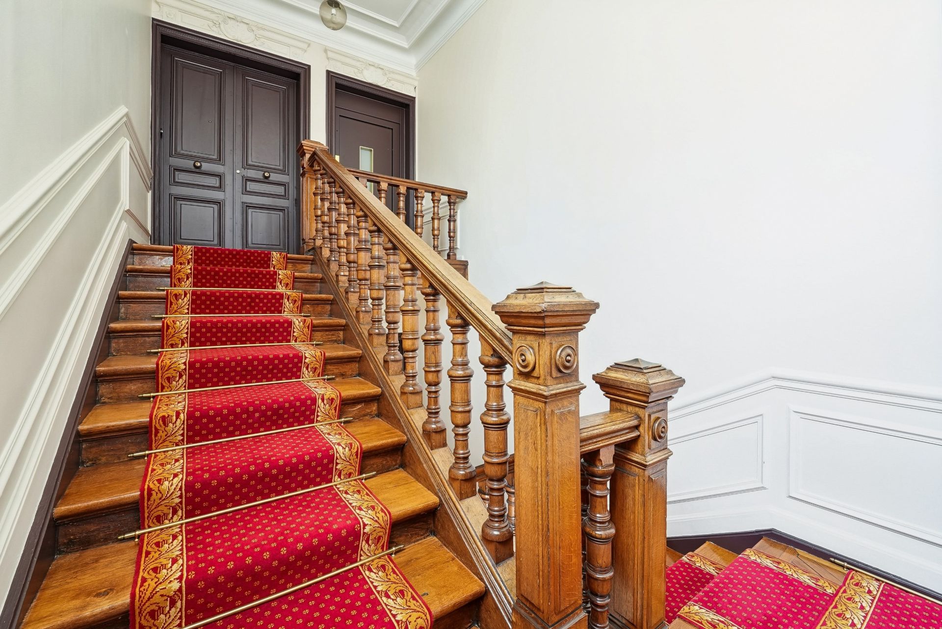 luxury apartment 5 Rooms for sale on PARIS (75008)