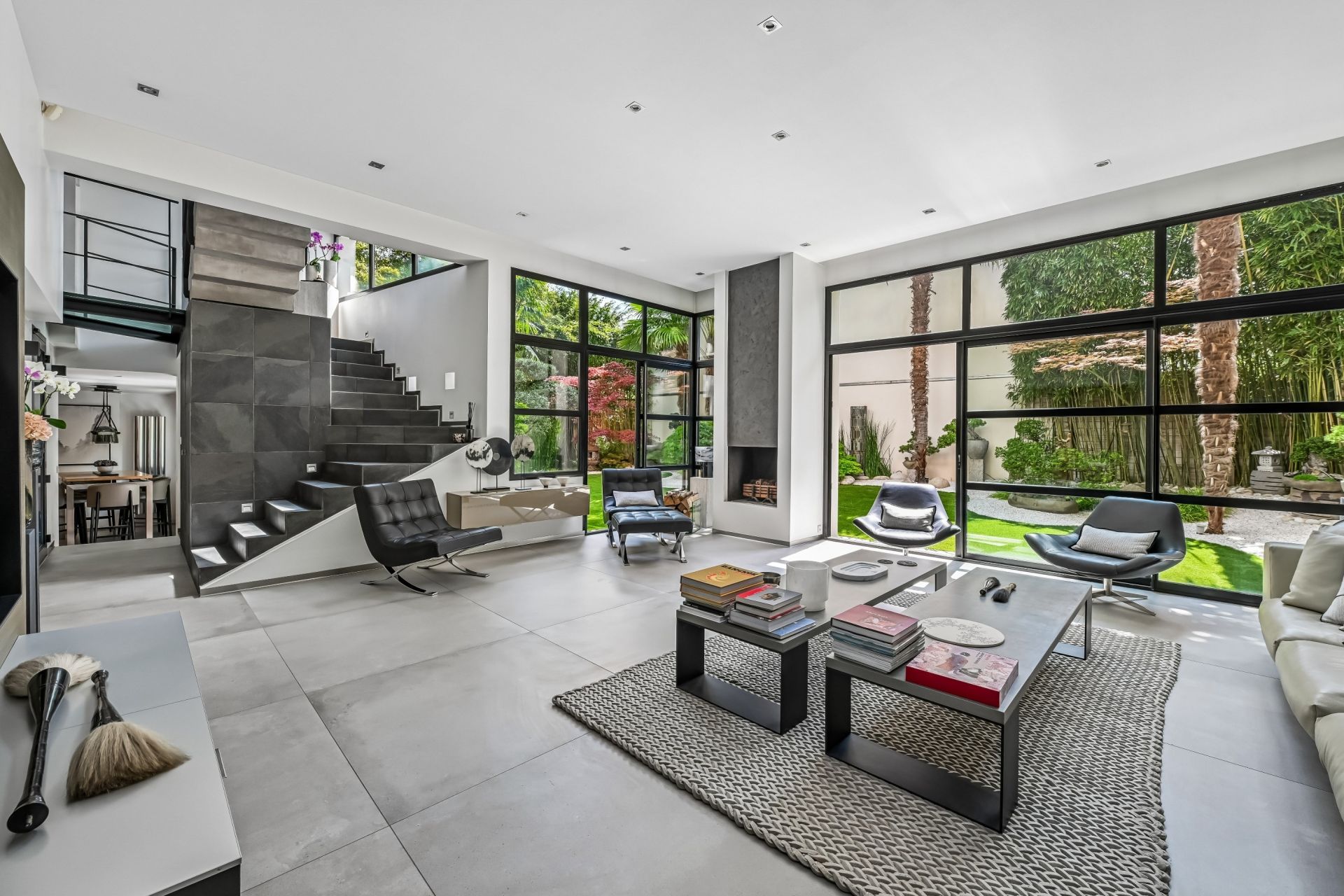 contemporary house 6 Rooms for sale on SURESNES (92150)