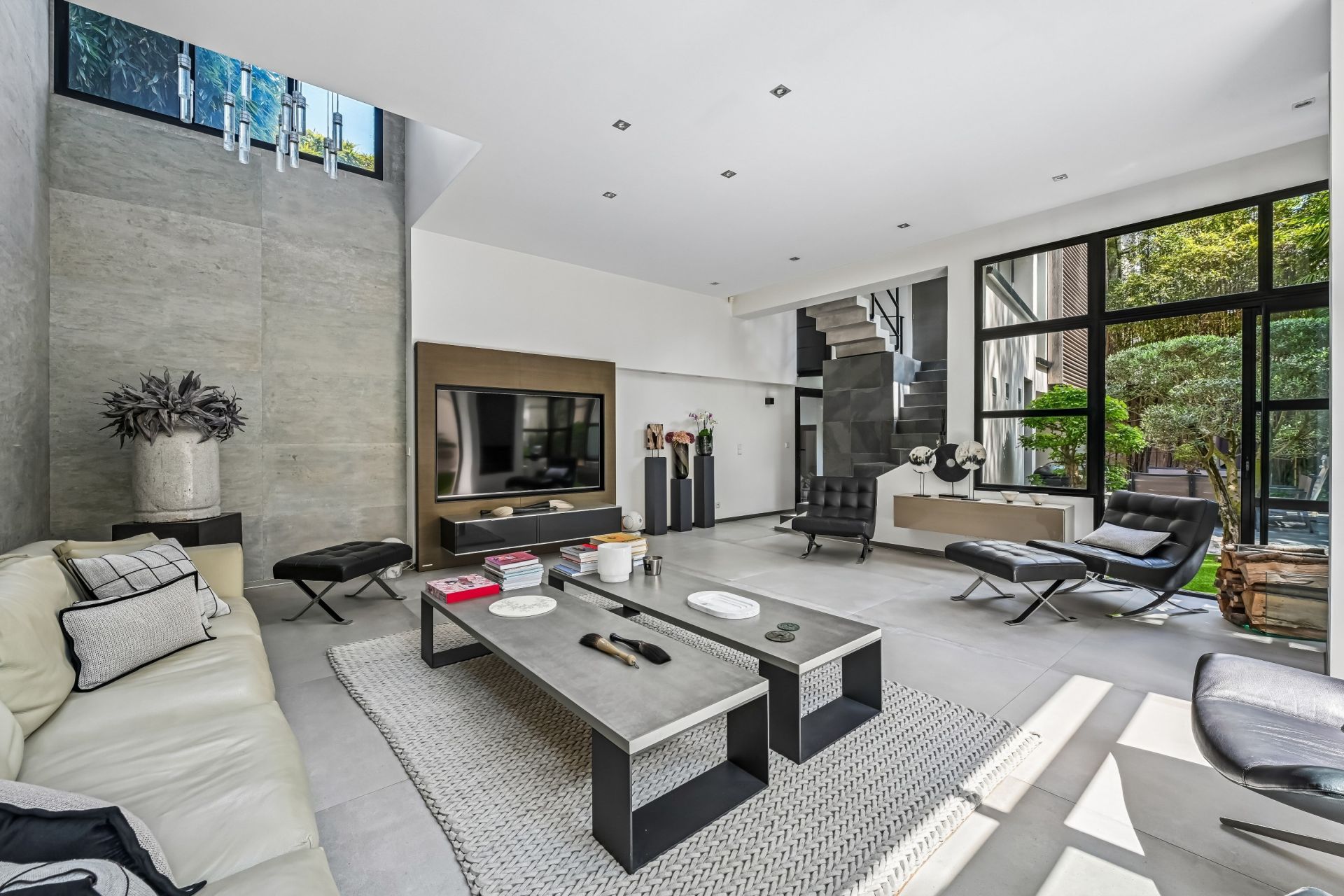 contemporary house 6 Rooms for sale on SURESNES (92150)