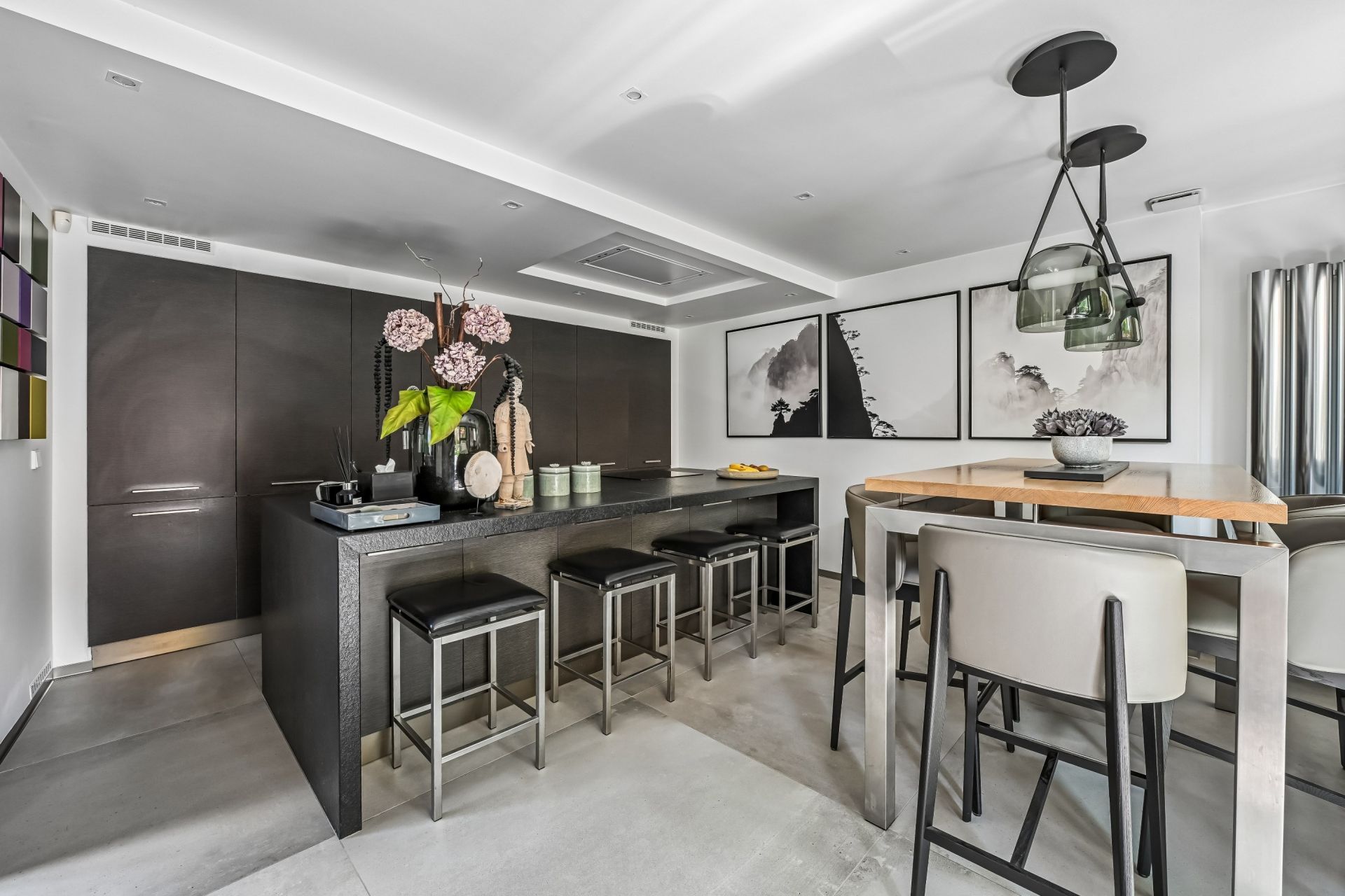 contemporary house 6 Rooms for sale on SURESNES (92150)
