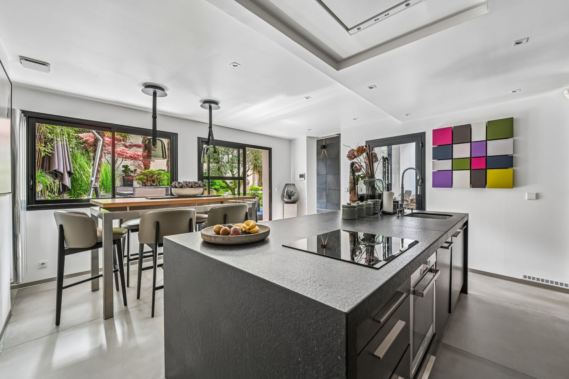 contemporary house 6 Rooms for sale on SURESNES (92150)