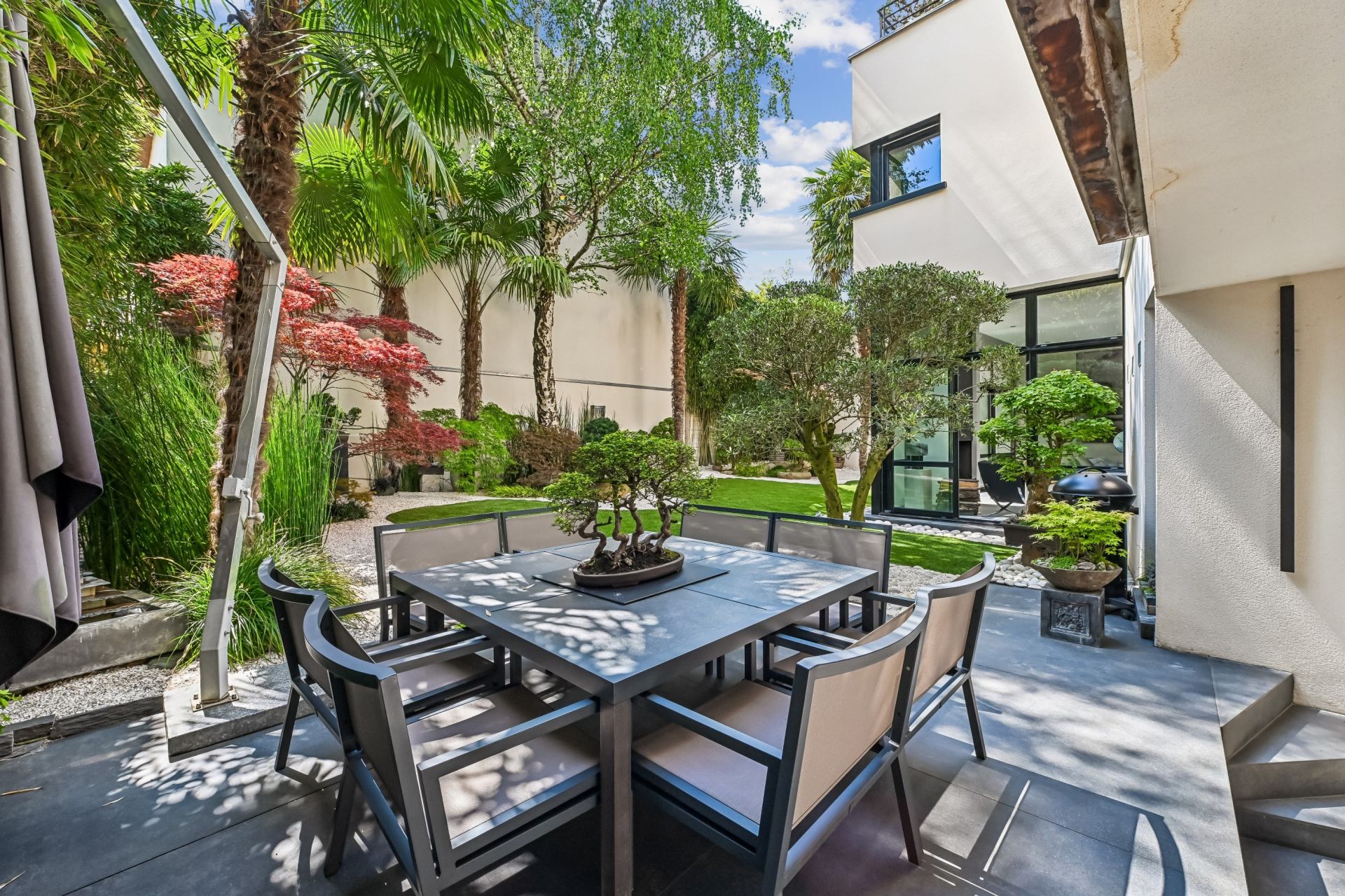 contemporary house 6 Rooms for sale on SURESNES (92150)