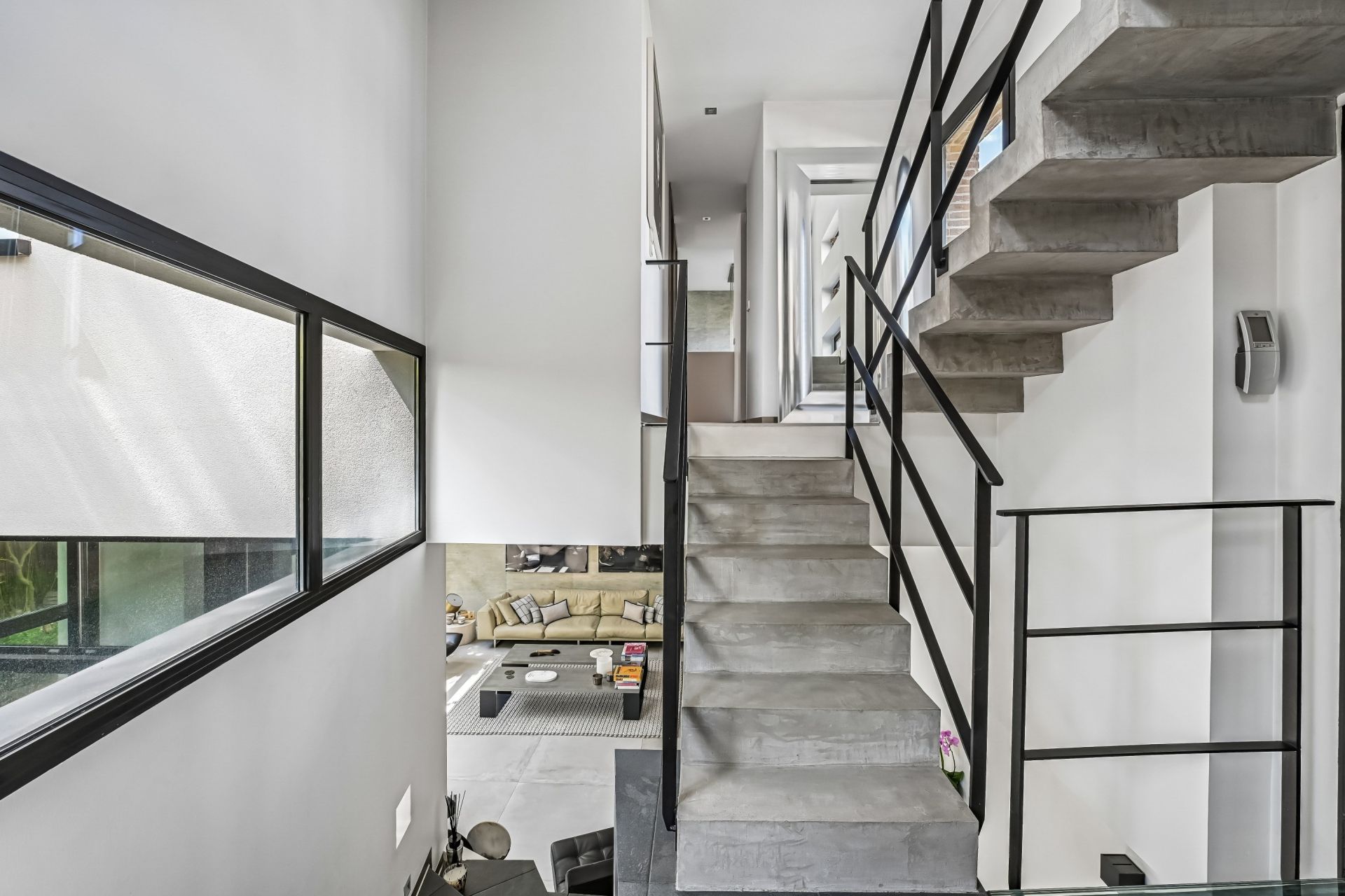 contemporary house 6 Rooms for sale on SURESNES (92150)