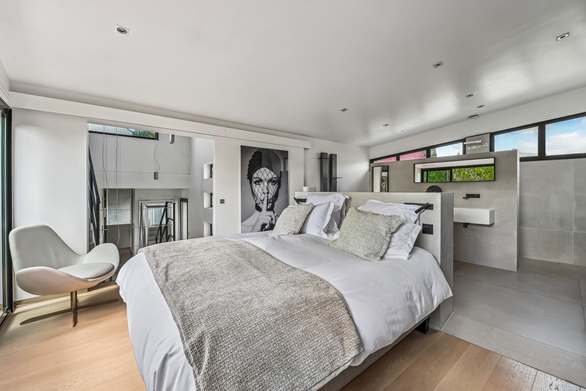 contemporary house 6 Rooms for sale on SURESNES (92150)