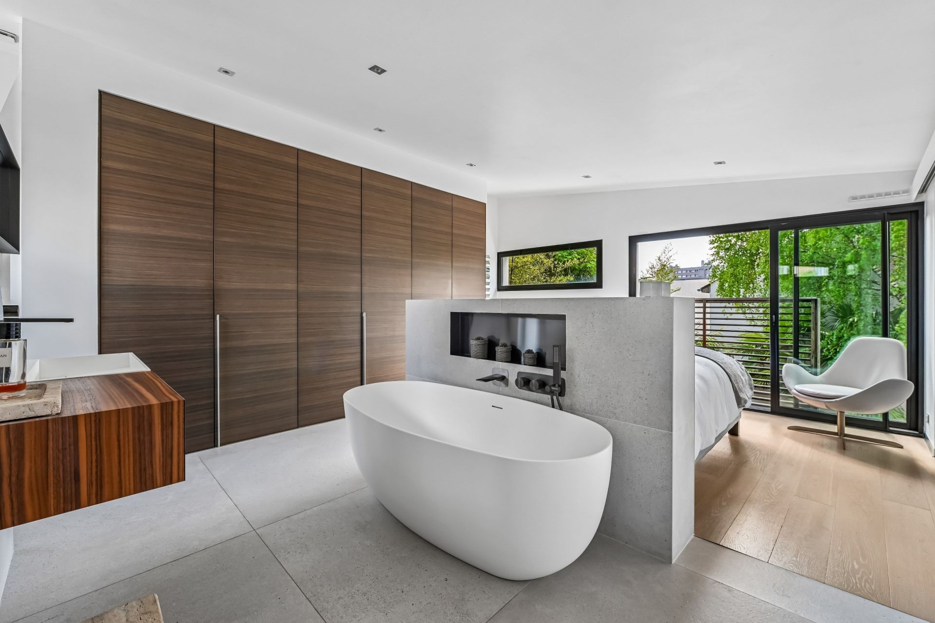 contemporary house 6 Rooms for sale on SURESNES (92150)
