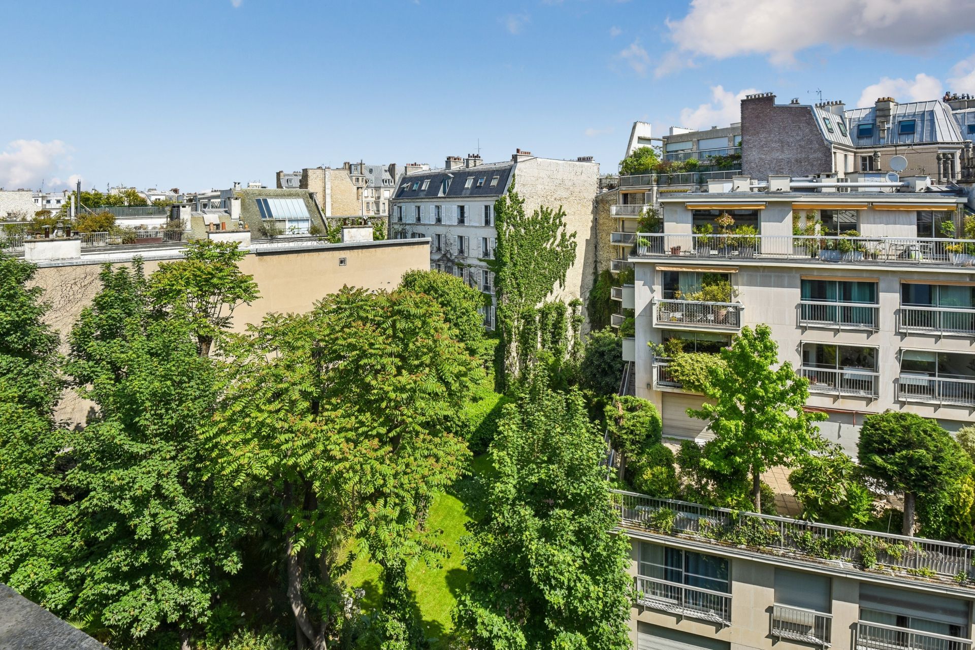 luxury apartment 4 Rooms for sale on PARIS (75006)