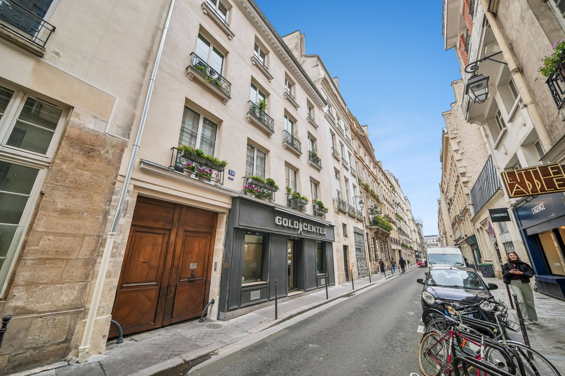 luxury apartment 1 room for sale on PARIS (75003)