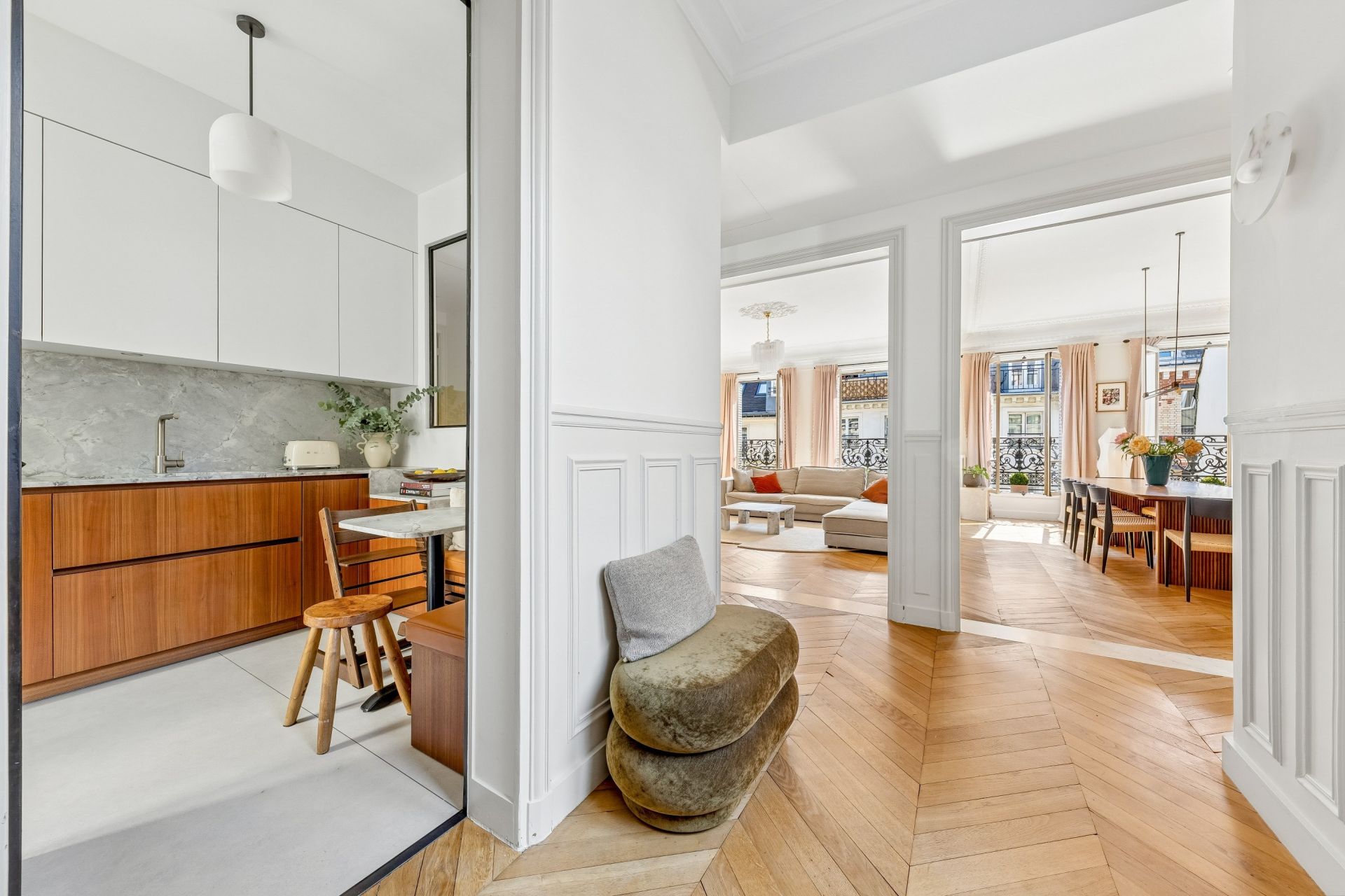 luxury apartment 5 Rooms for sale on PARIS (75003)