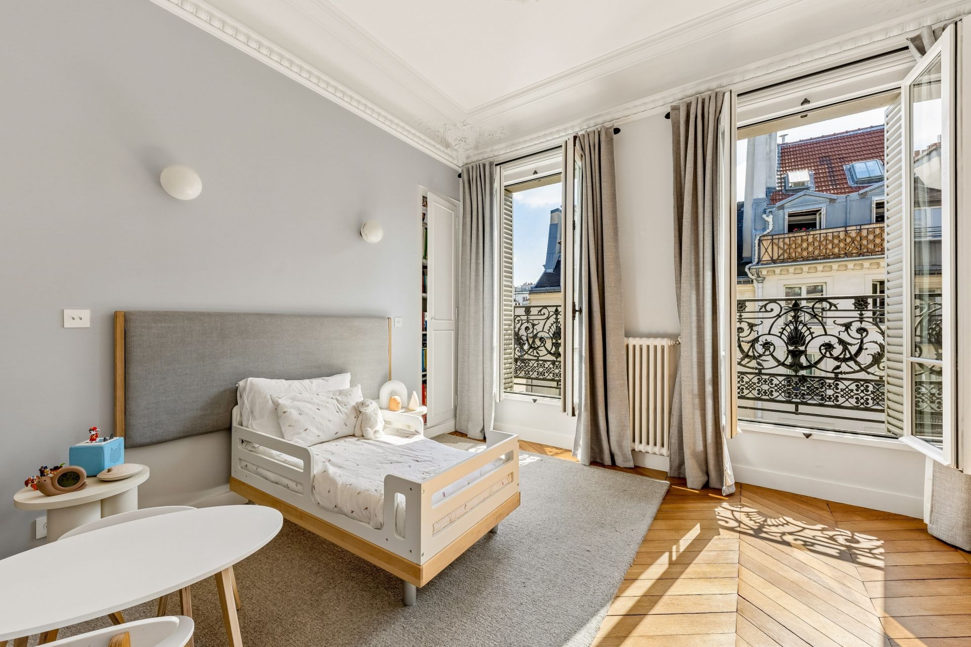 luxury apartment 5 Rooms for sale on PARIS (75003)