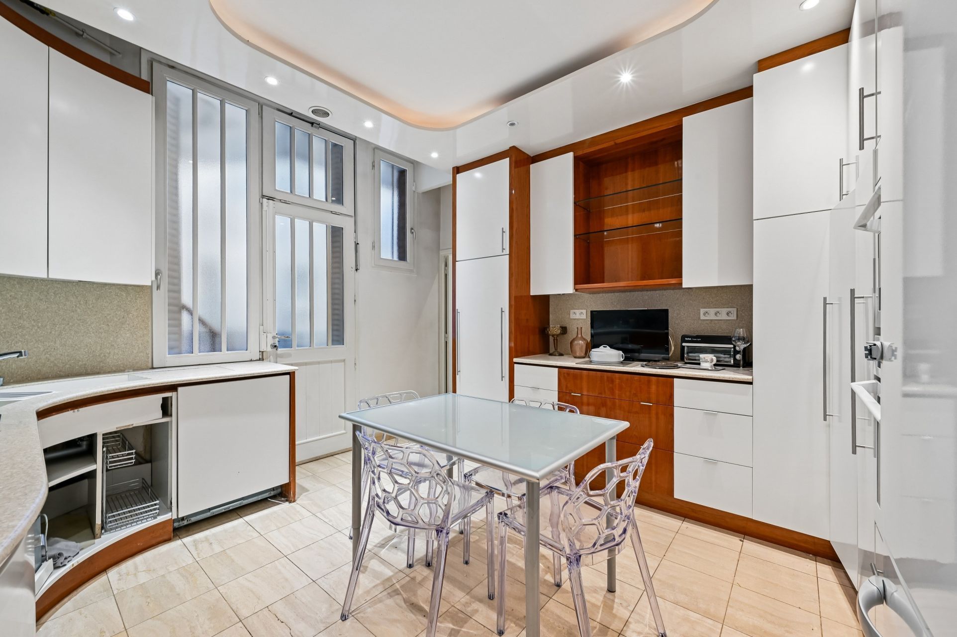 luxury apartment 6 Rooms for sale on PARIS (75007)