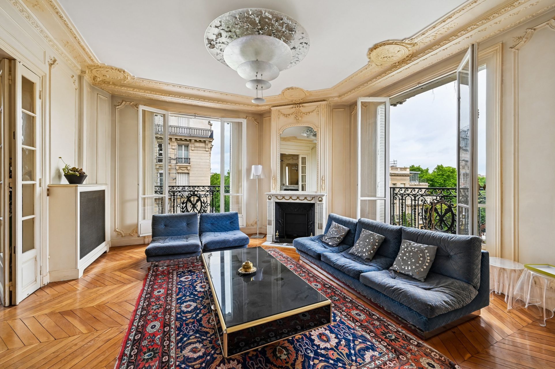 luxury apartment 6 Rooms for sale on PARIS (75007)