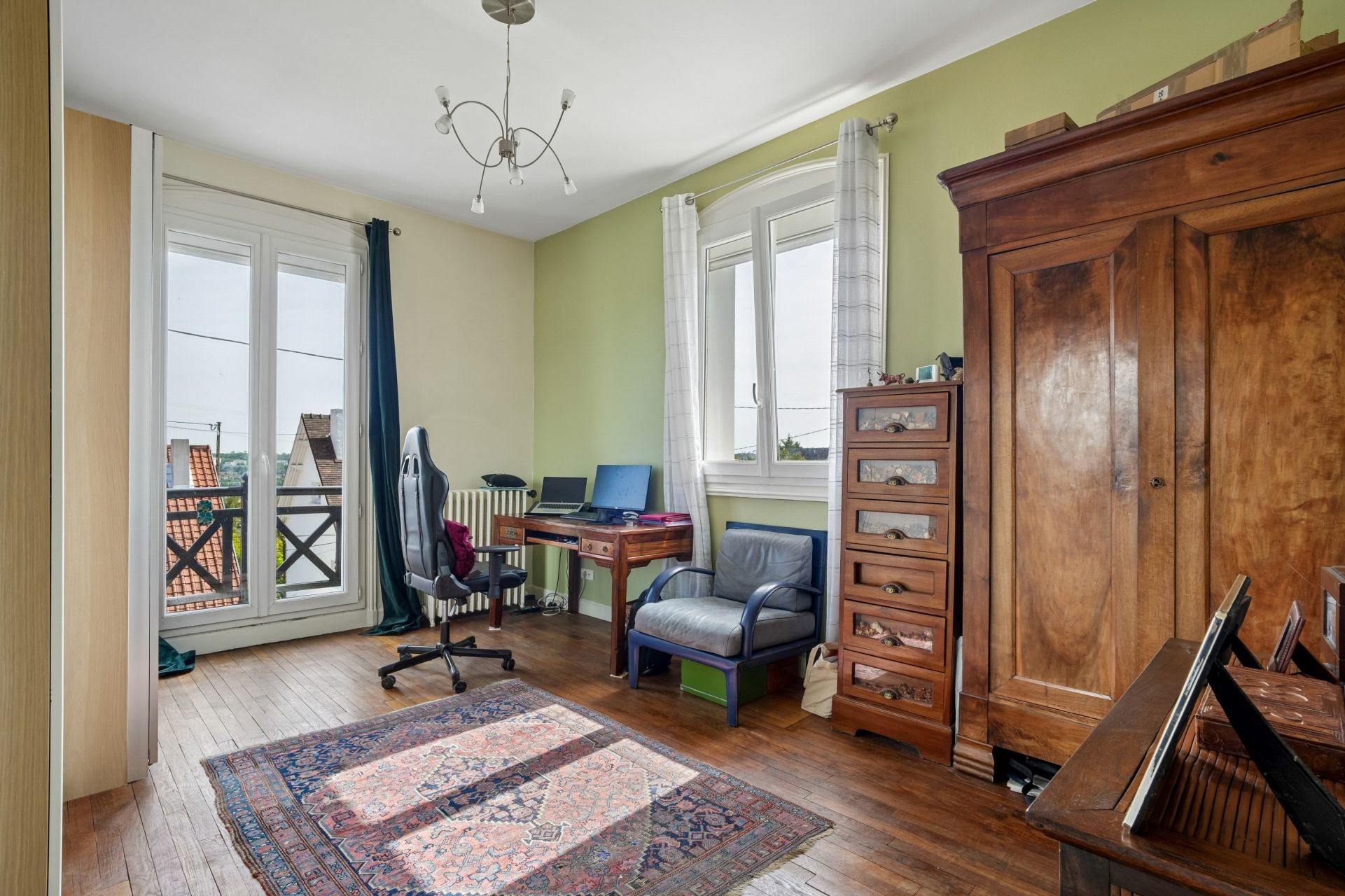 mansion 7 Rooms for sale on NEUILLY PLAISANCE (93360)