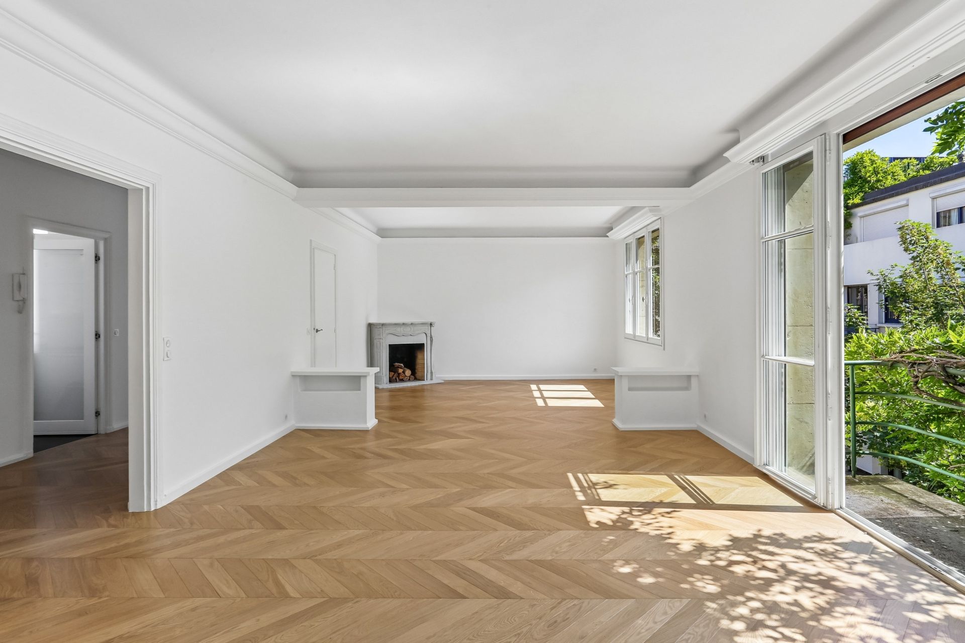 luxury apartment 5 Rooms for sale on PARIS (75016)