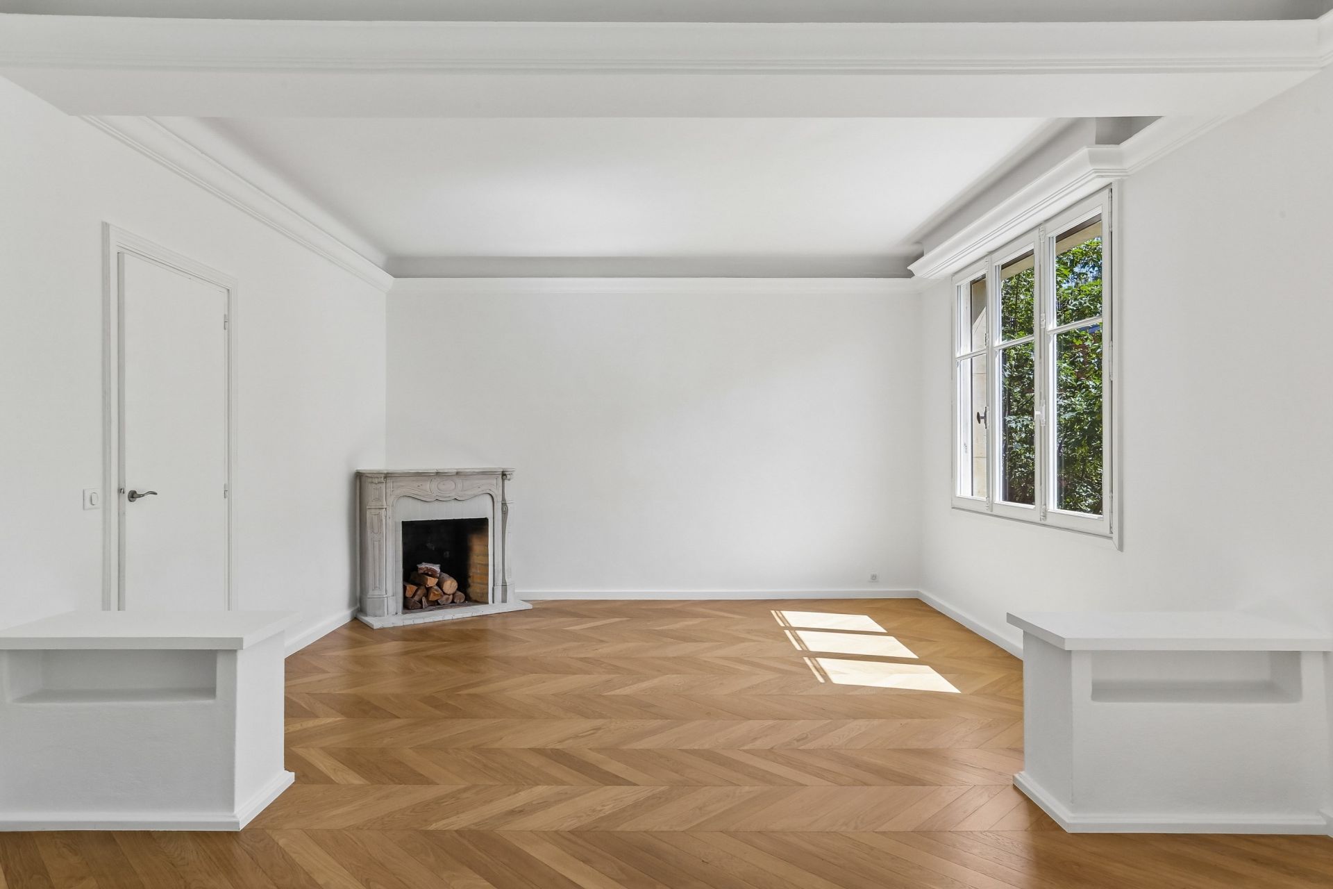 luxury apartment 5 Rooms for sale on PARIS (75016)