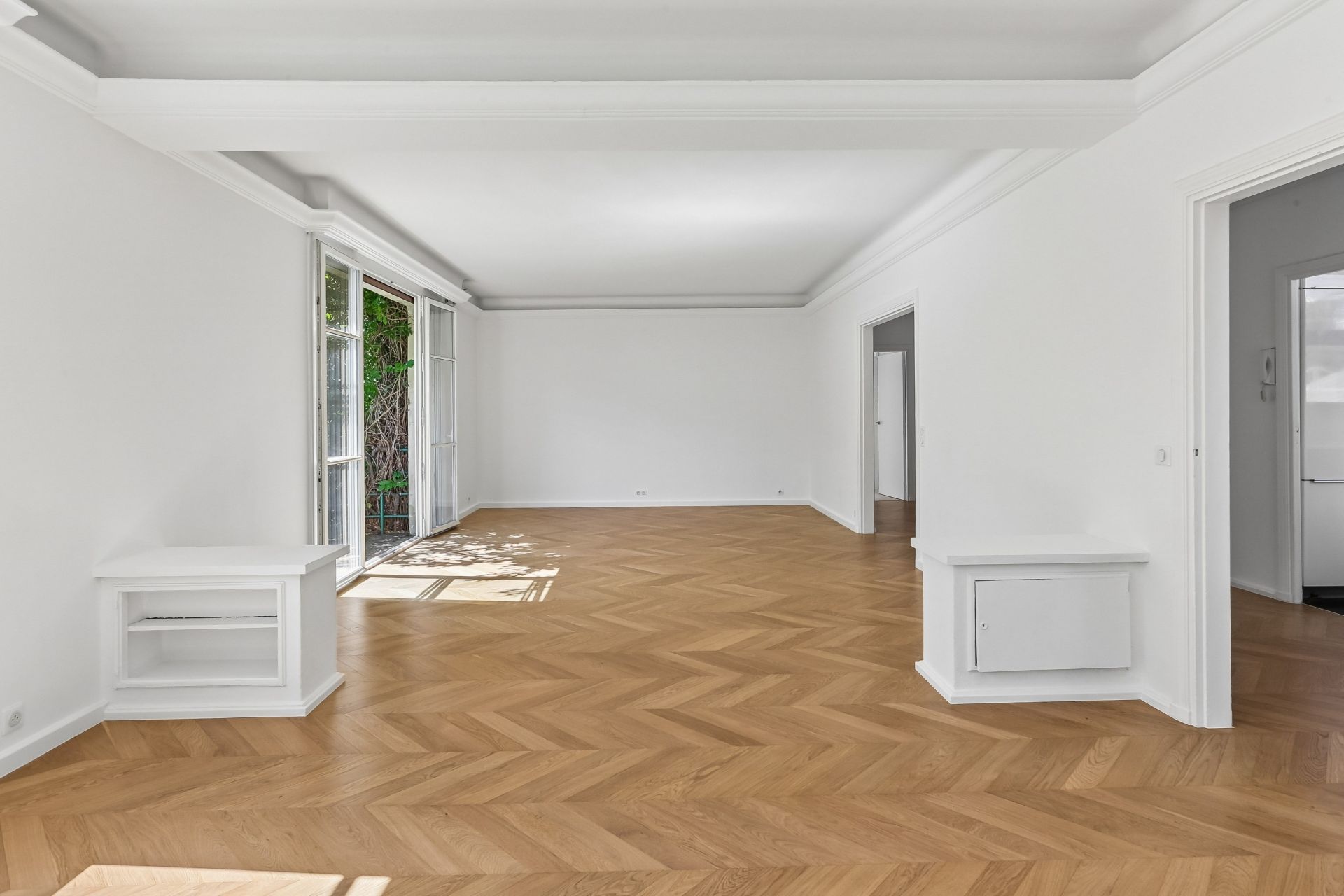 luxury apartment 5 Rooms for sale on PARIS (75016)