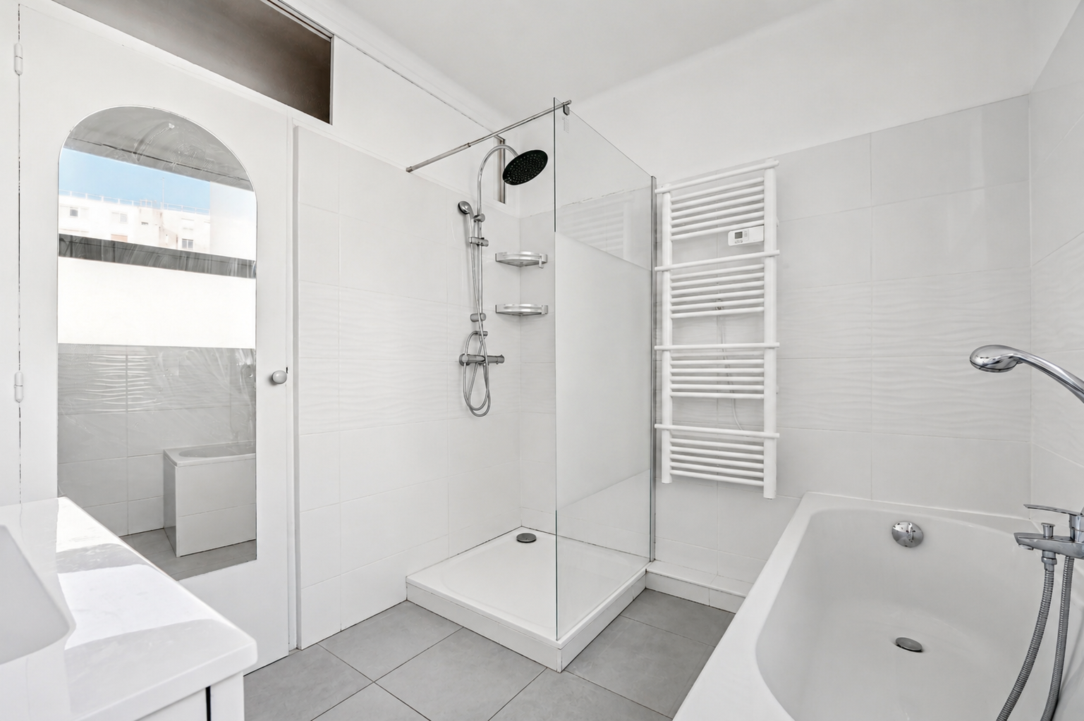 luxury apartment 5 Rooms for sale on PARIS (75016)