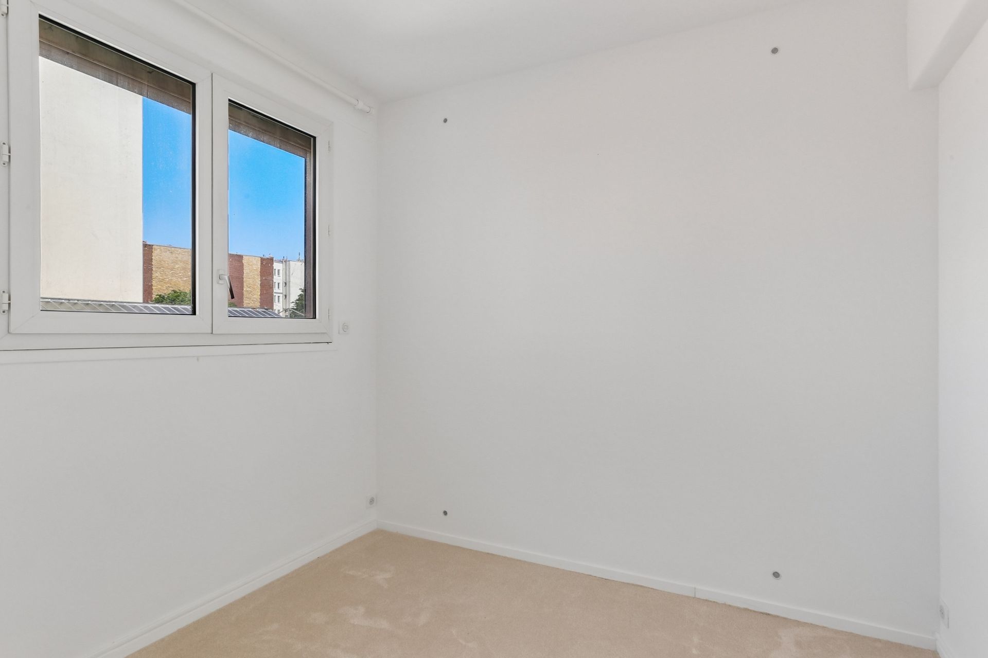 luxury apartment 5 Rooms for sale on PARIS (75016)