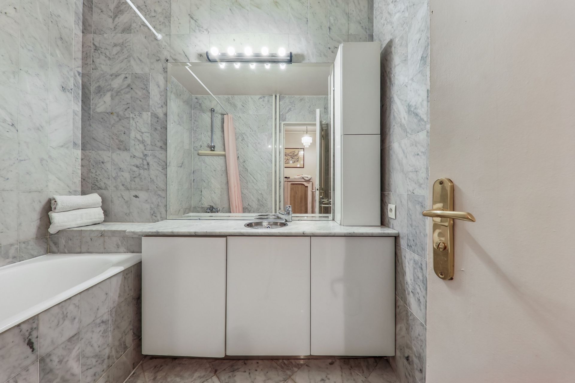luxury apartment 2 Rooms for sale on PARIS (75011)