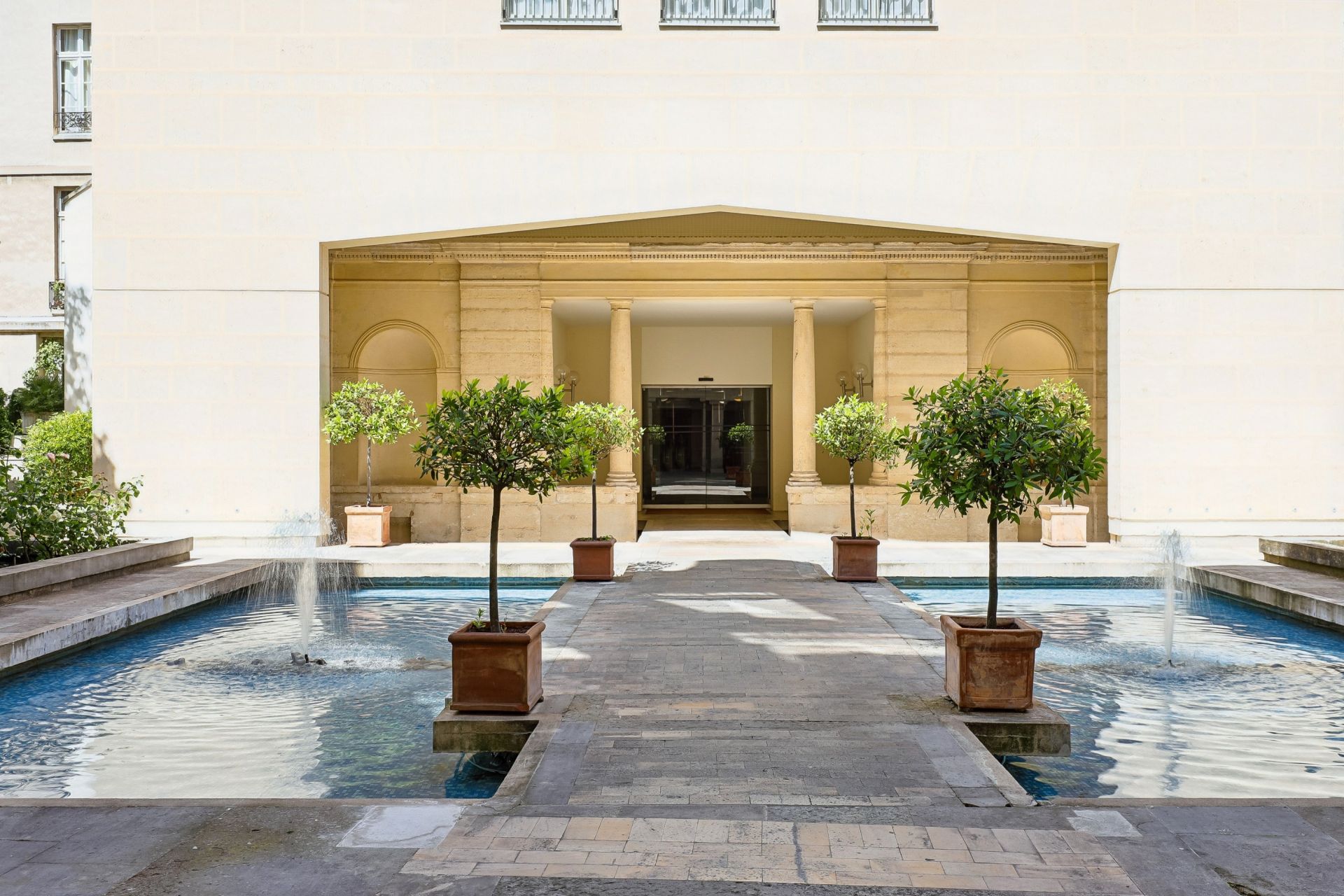 luxury apartment 1 room for sale on PARIS (75003)