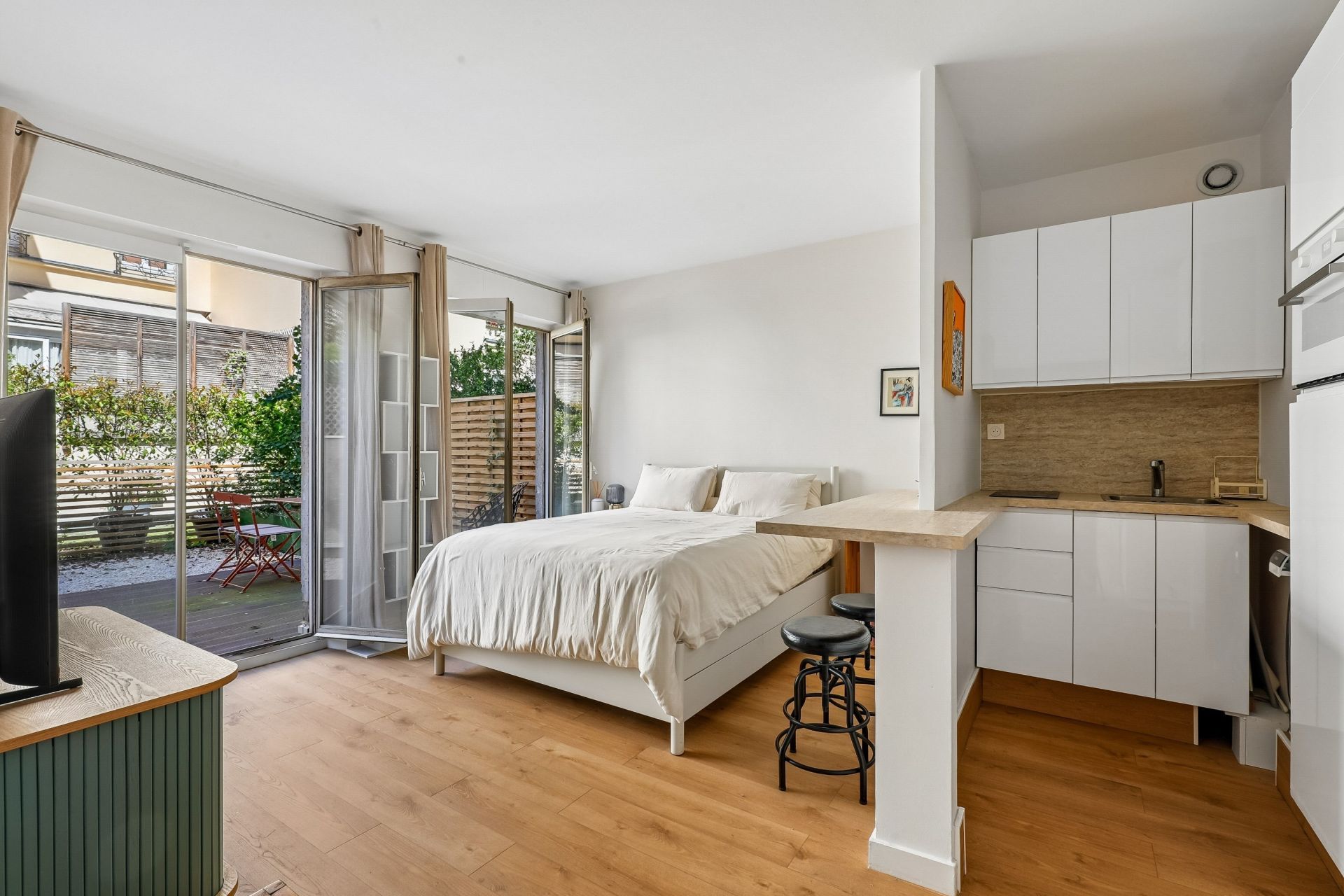 luxury apartment 1 room for sale on PARIS (75003)