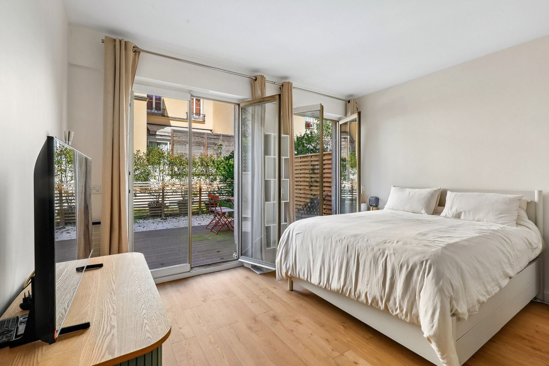 luxury apartment 1 room for sale on PARIS (75003)