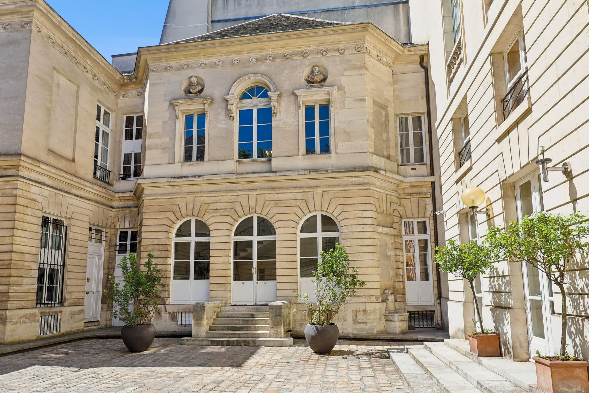 luxury apartment 1 room for sale on PARIS (75003)