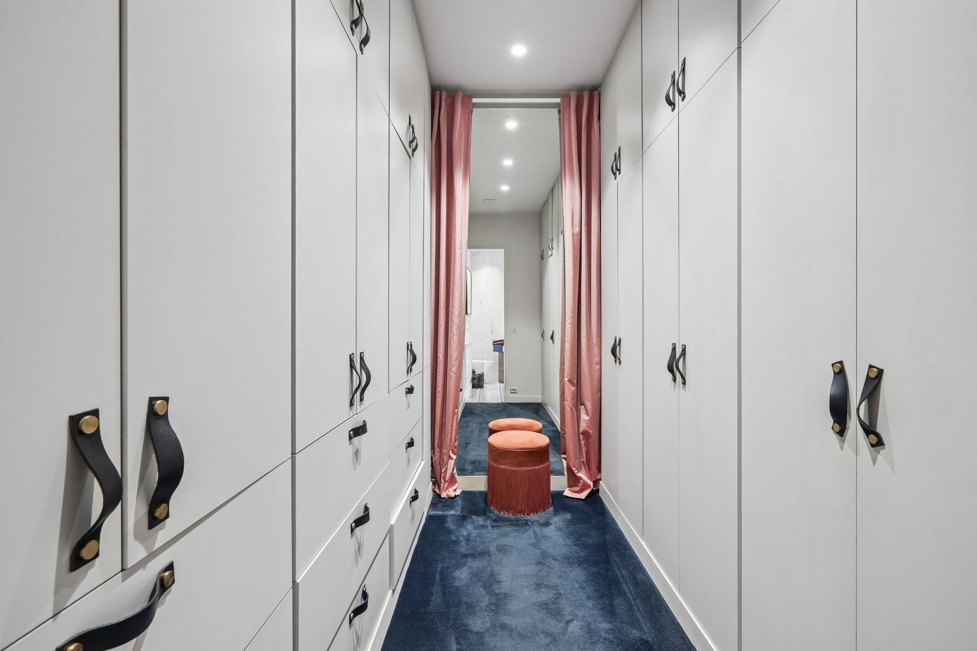 luxury apartment 6 Rooms for sale on PARIS (75016)