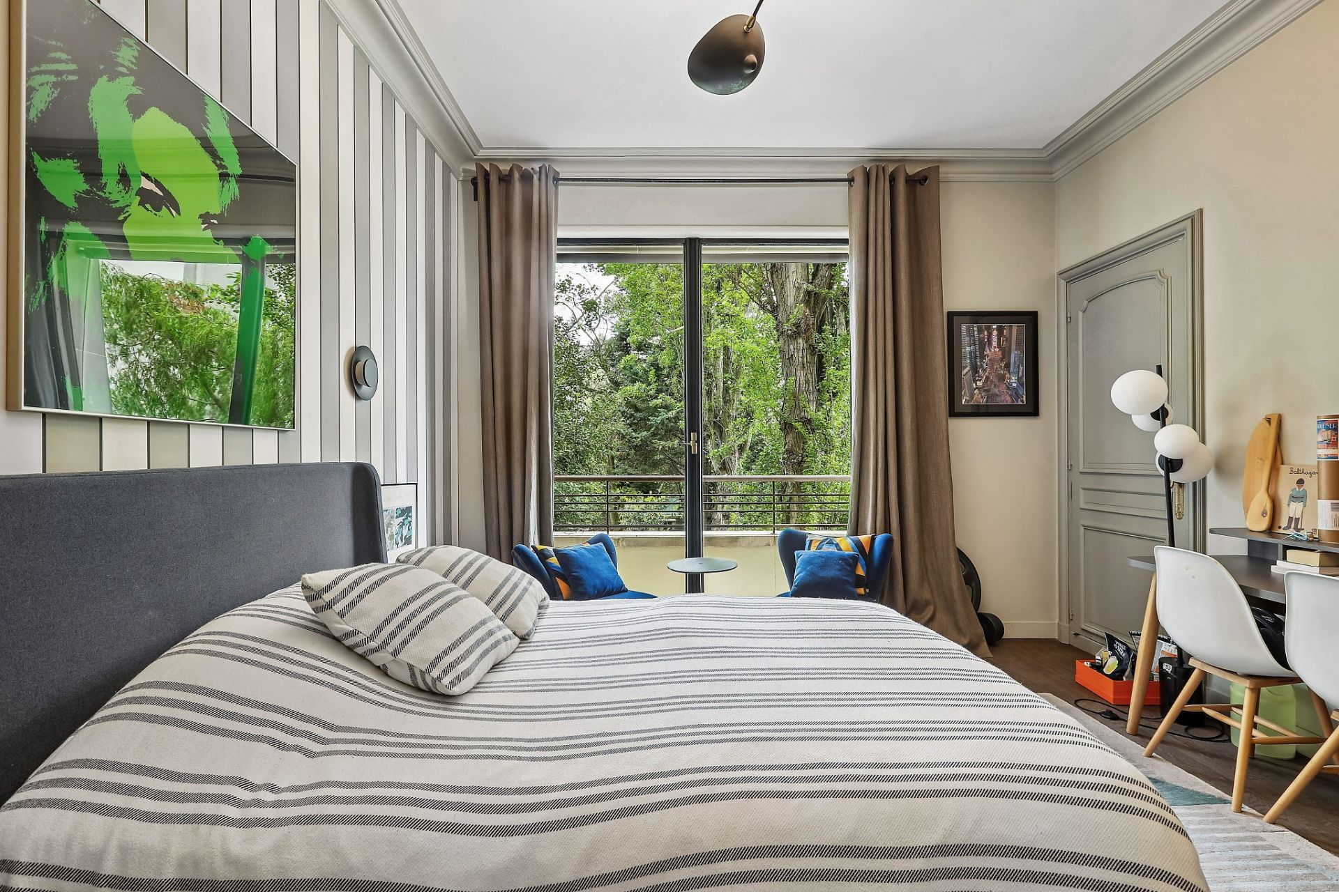 luxury apartment 6 Rooms for sale on PARIS (75016)