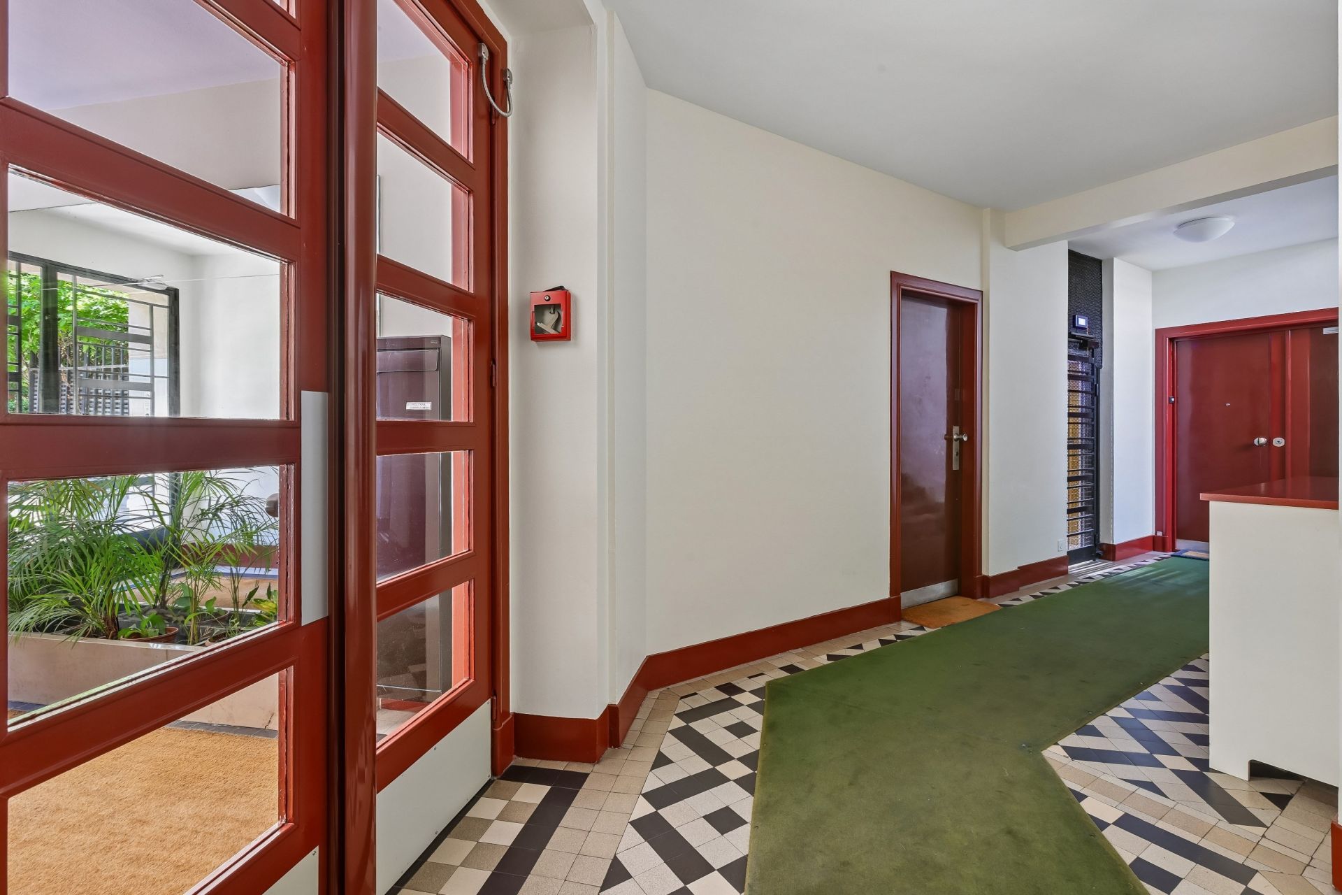 luxury apartment 5 Rooms for sale on NEUILLY SUR SEINE (92200)