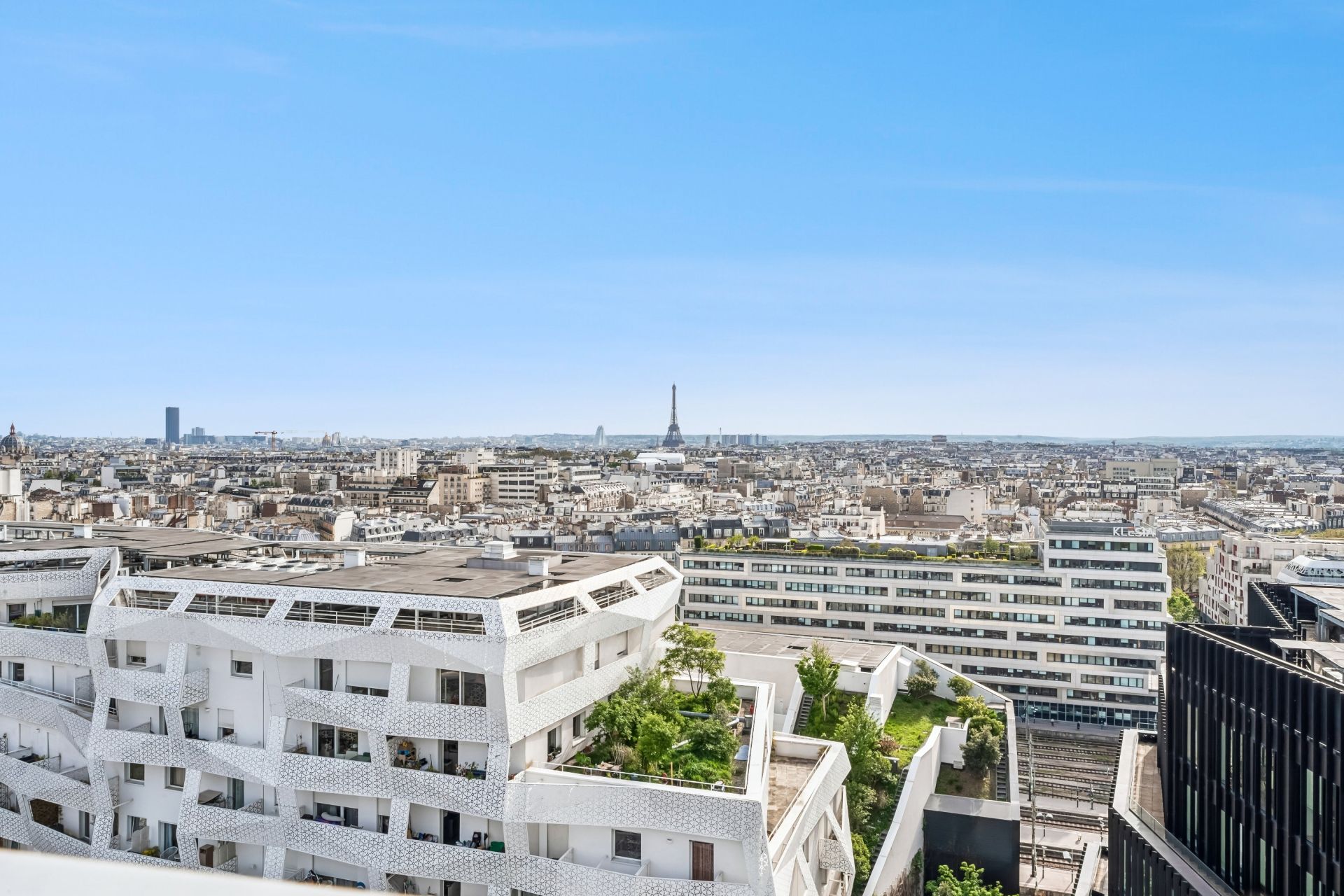 luxury apartment 8 Rooms for sale on PARIS (75017)