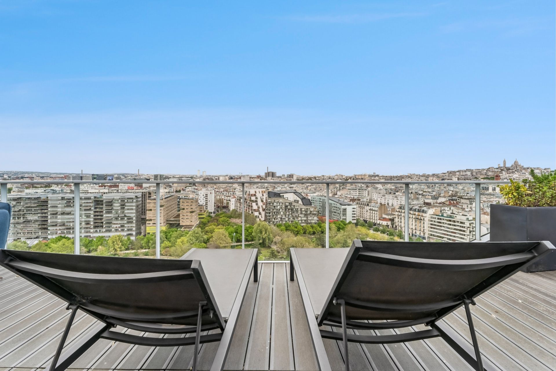 luxury apartment 8 Rooms for sale on PARIS (75017)