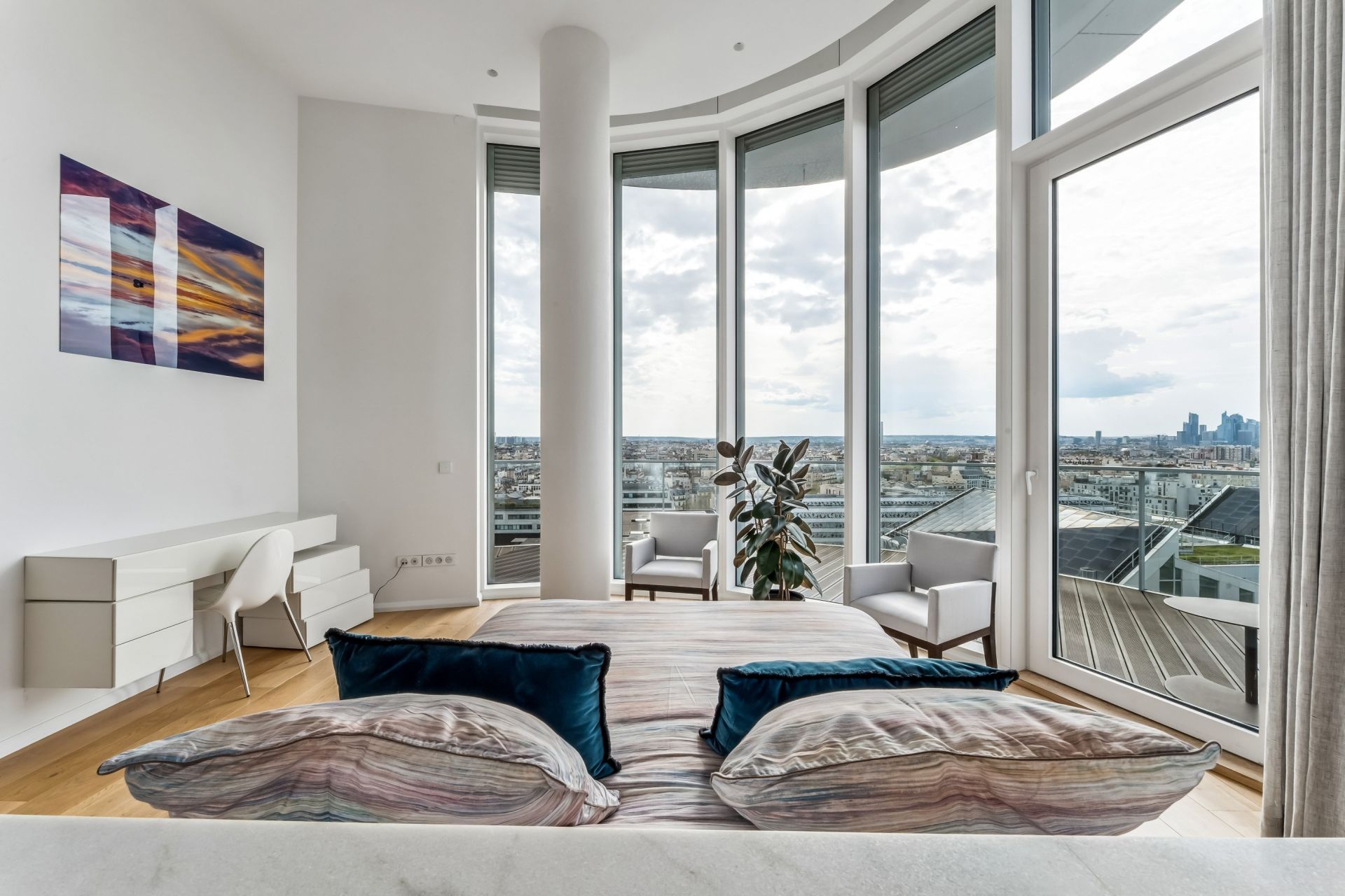 luxury apartment 8 Rooms for sale on PARIS (75017)