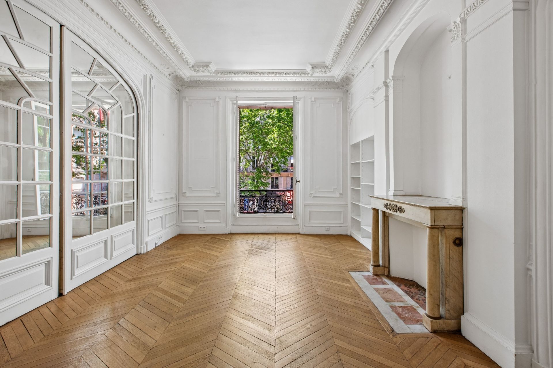 luxury apartment 8 Rooms for sale on PARIS (75008)