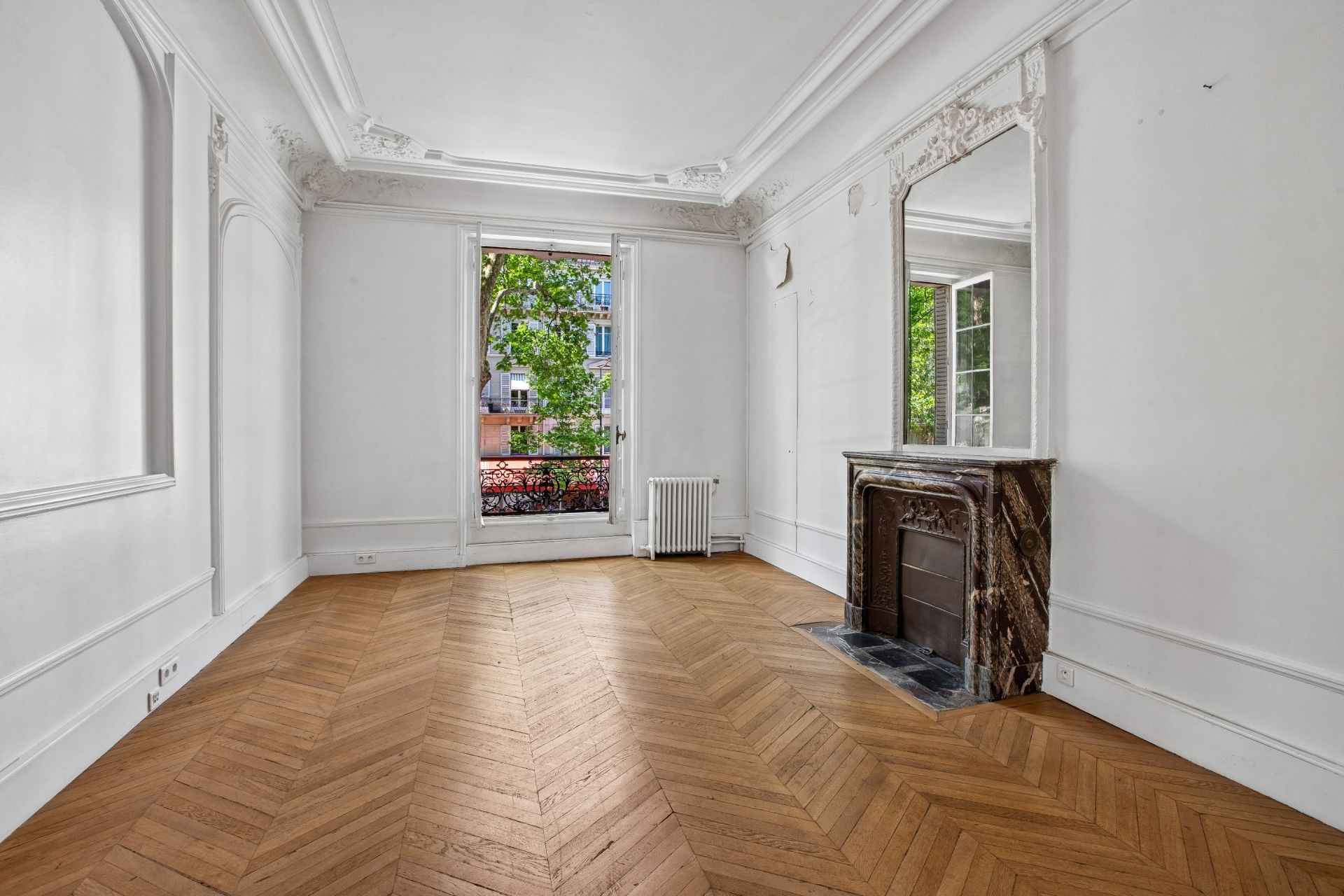 luxury apartment 8 Rooms for sale on PARIS (75008)