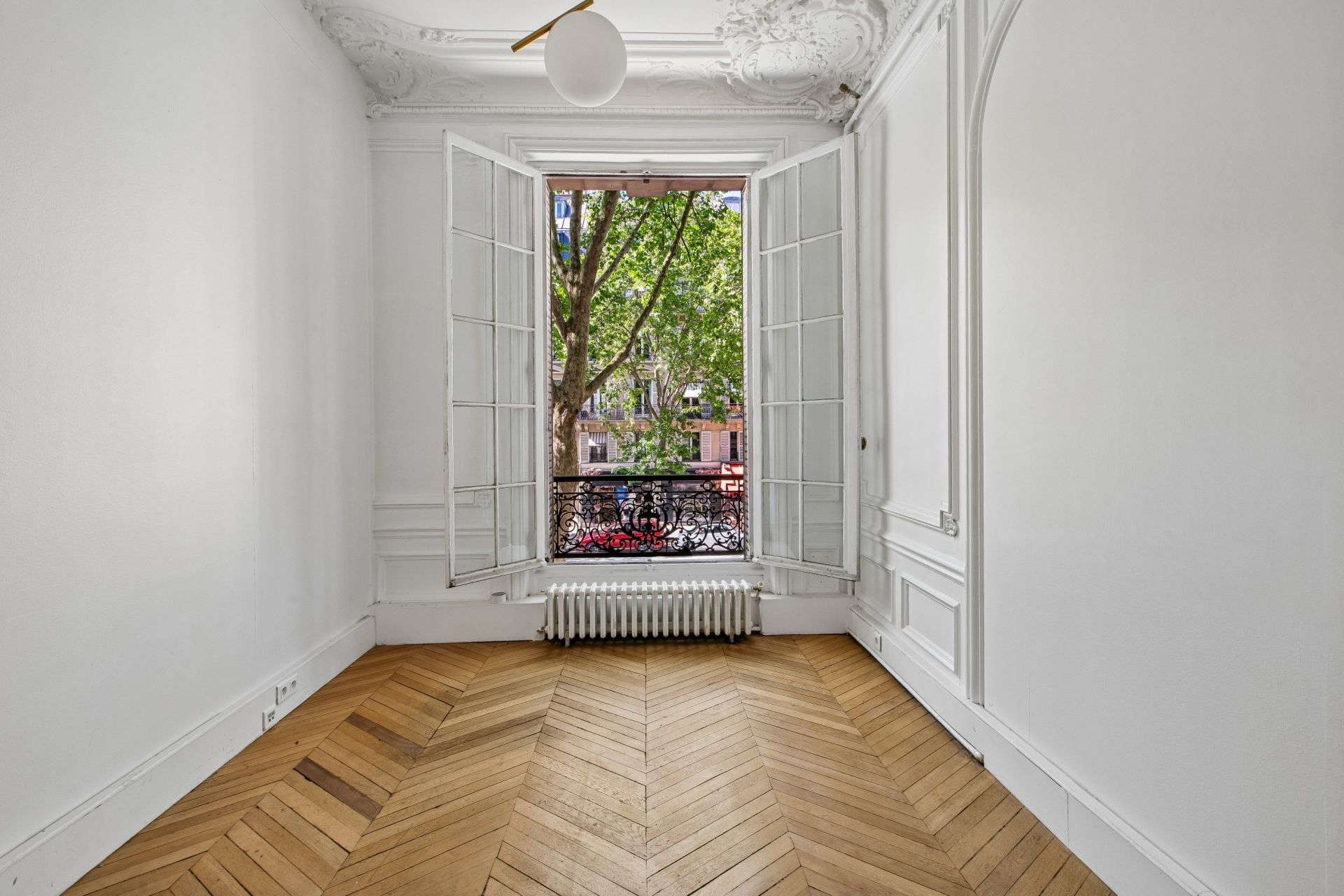 luxury apartment 8 Rooms for sale on PARIS (75008)