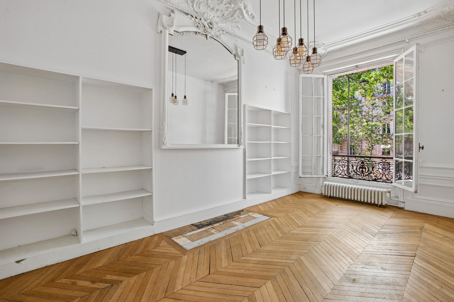 luxury apartment 8 Rooms for sale on PARIS (75008)