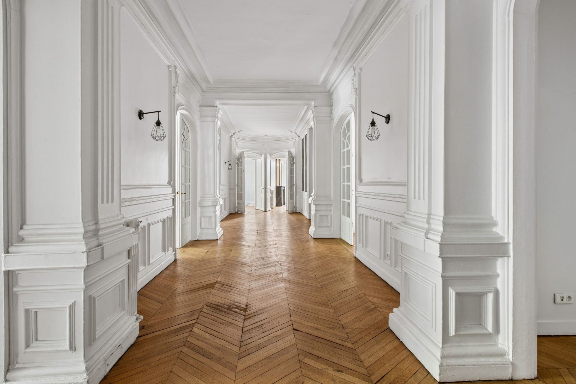 luxury apartment 8 Rooms for sale on PARIS (75008)