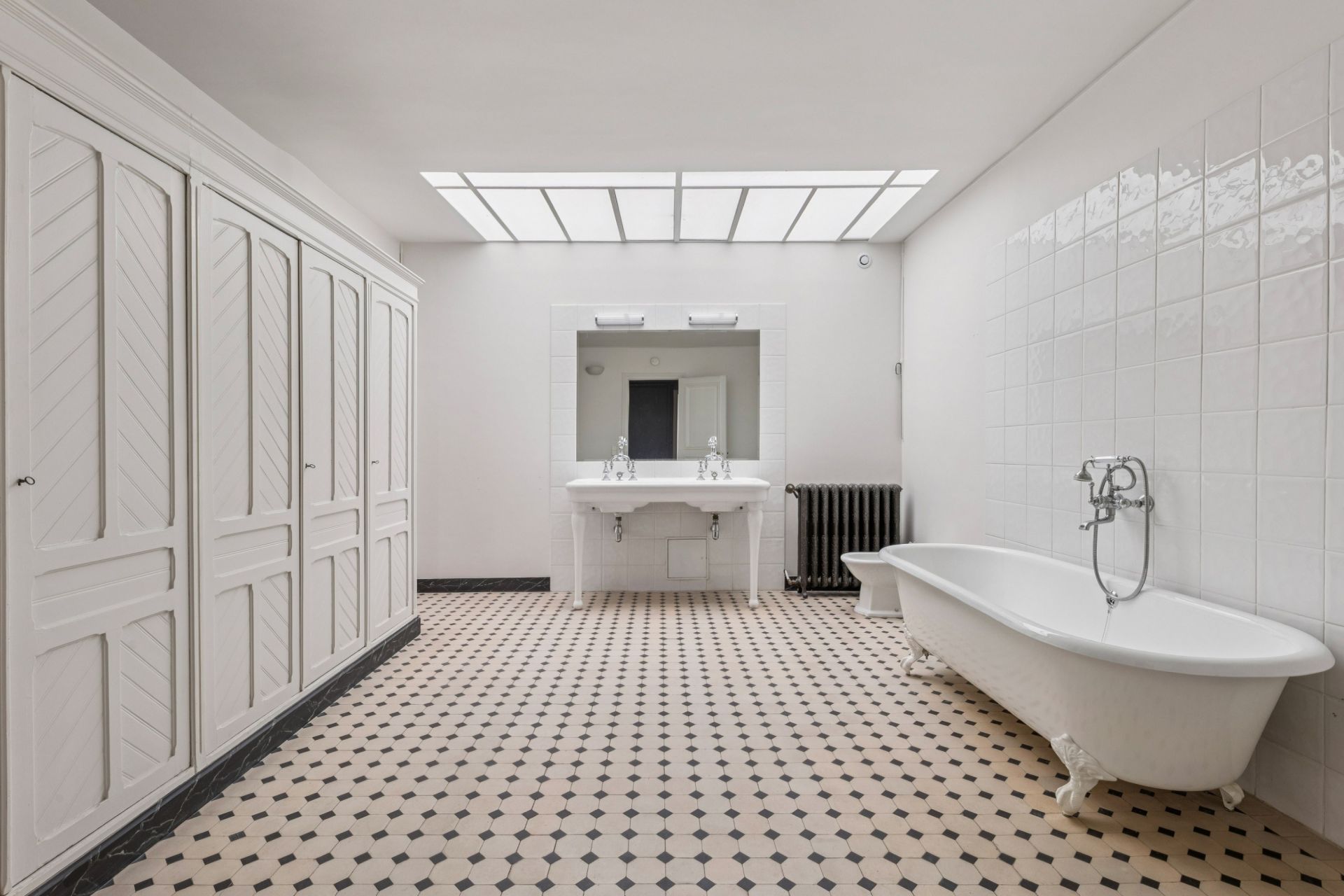mansion (hôtel particulier) 9 Rooms for sale on PARIS (75016)