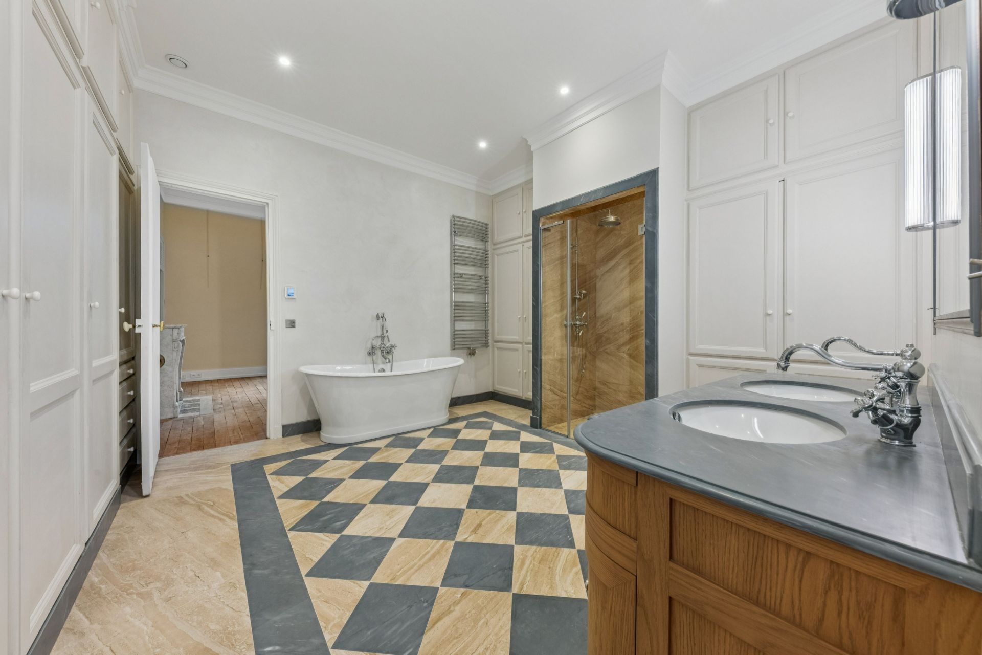 mansion (hôtel particulier) 9 Rooms for sale on PARIS (75016)