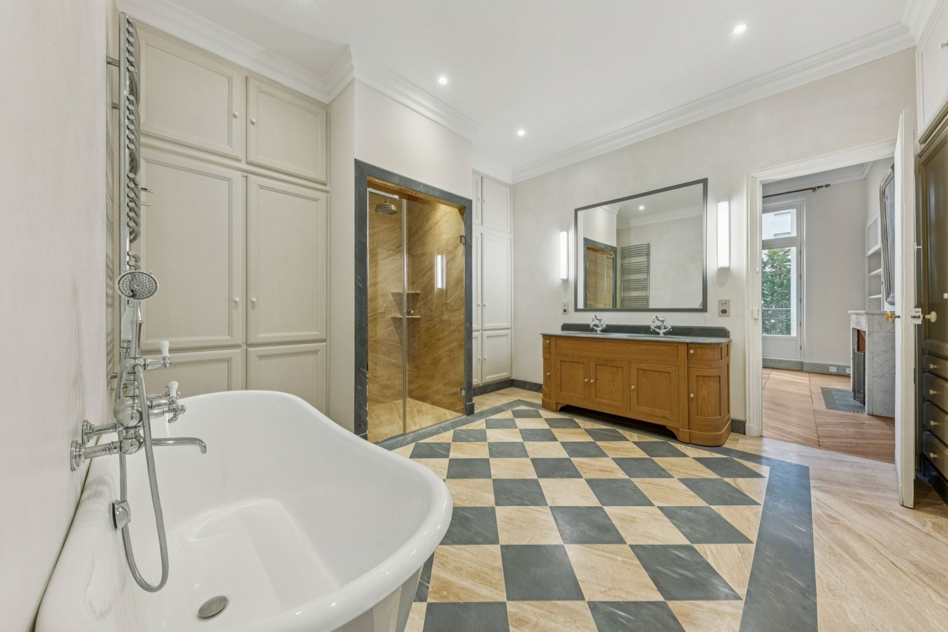 mansion (hôtel particulier) 9 Rooms for sale on PARIS (75016)